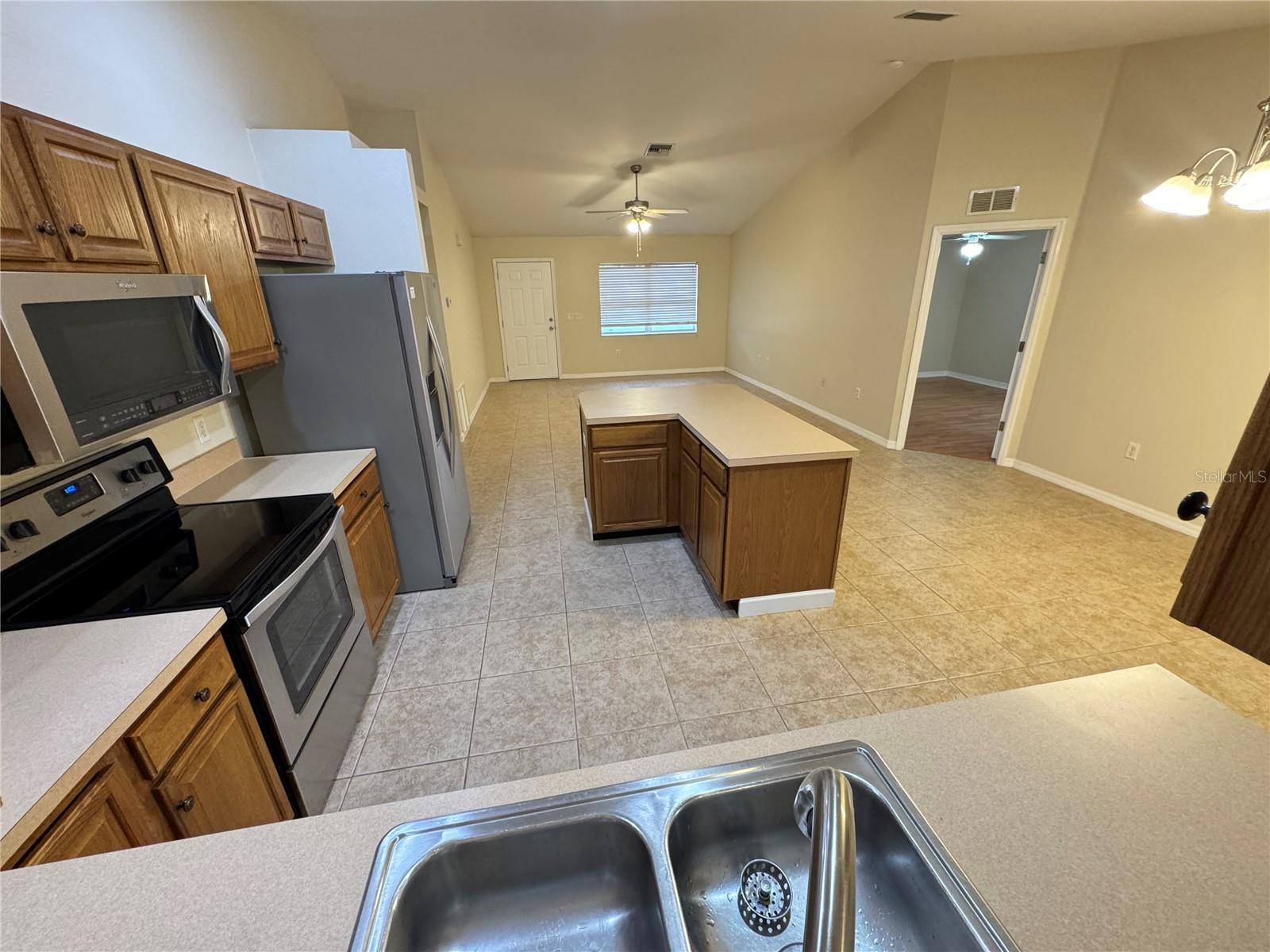 8213 COZUMEL, SEBRING, FL, 33876