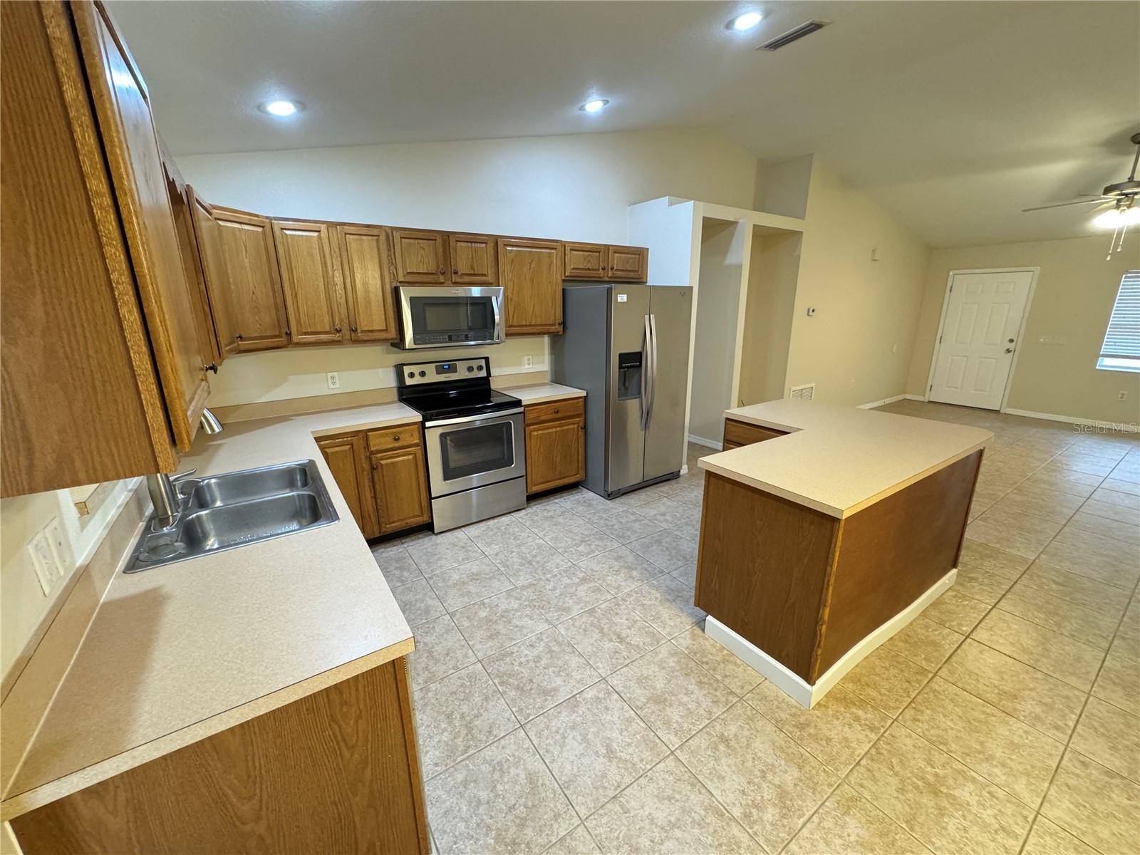 8213 COZUMEL, SEBRING, FL, 33876