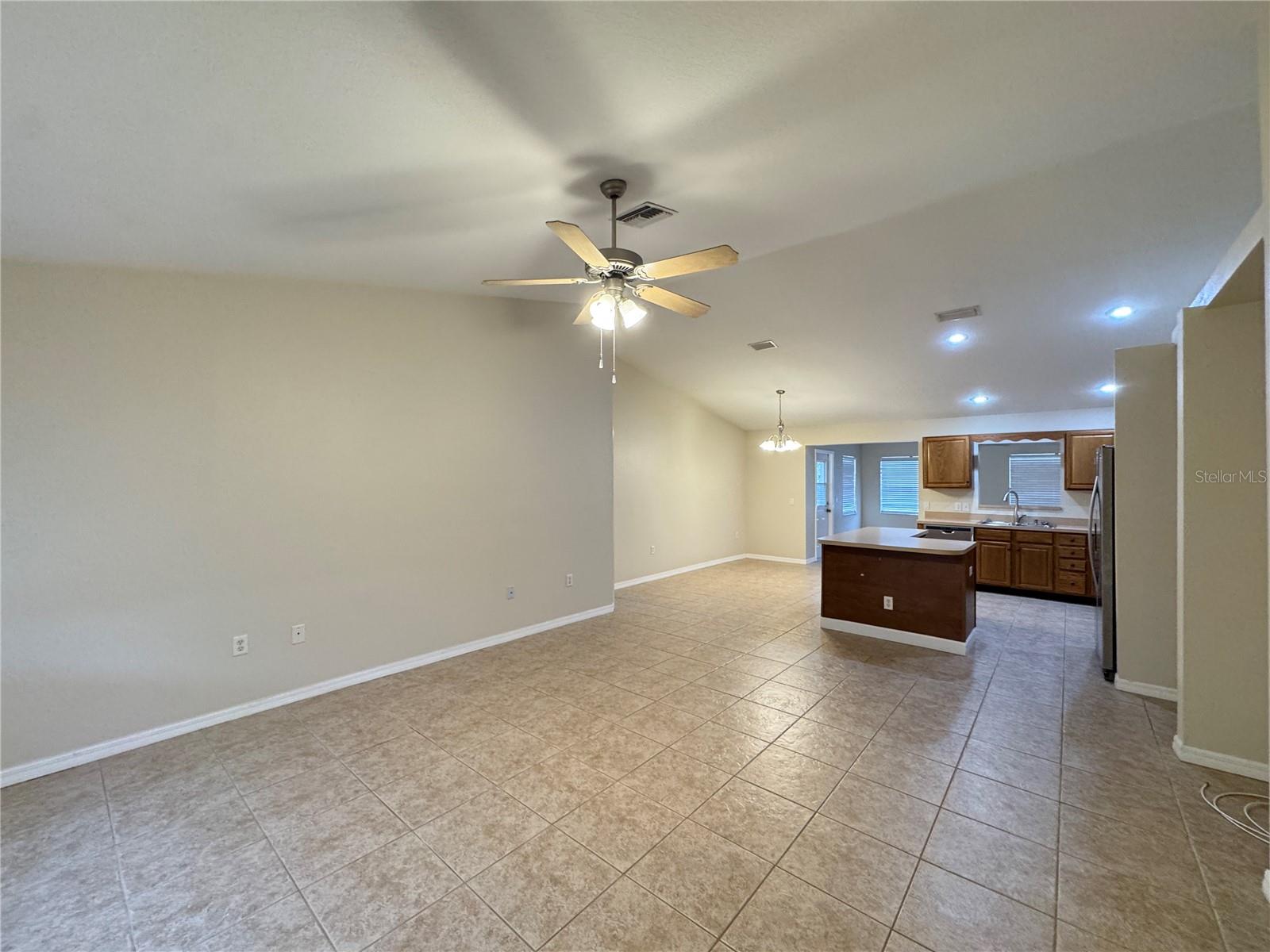 8213 COZUMEL, SEBRING, FL, 33876