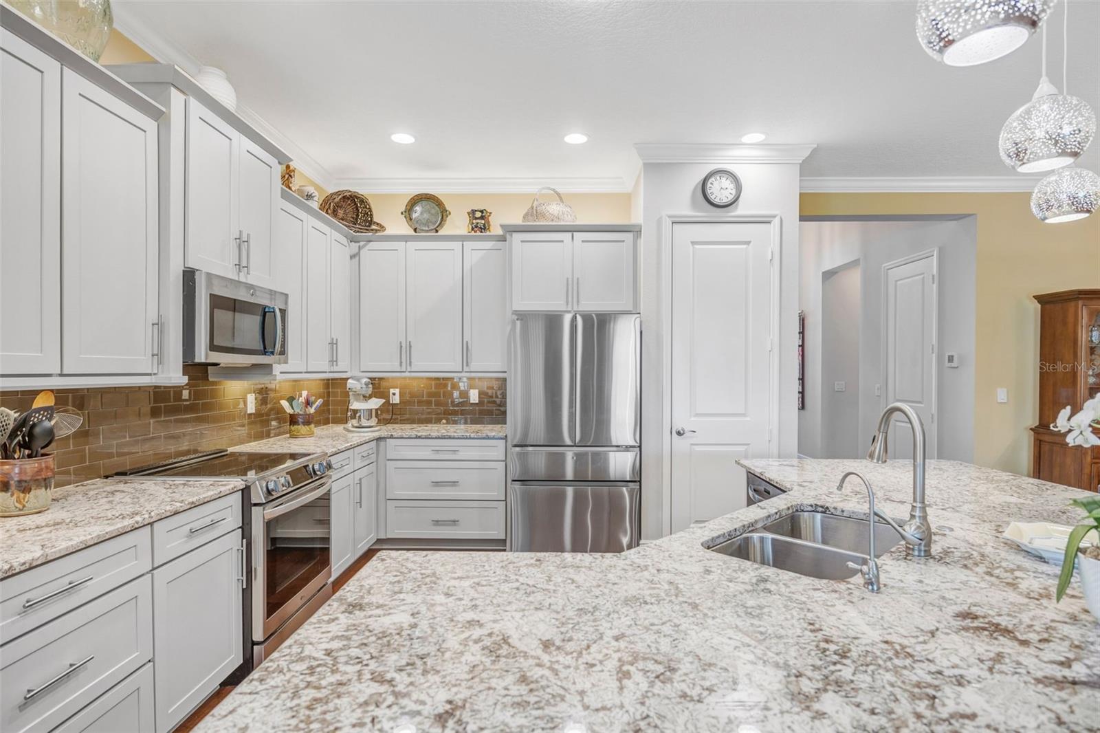 2415 OAKWOOD PRESERVE DR, WESLEY CHAPEL, FL, 33543