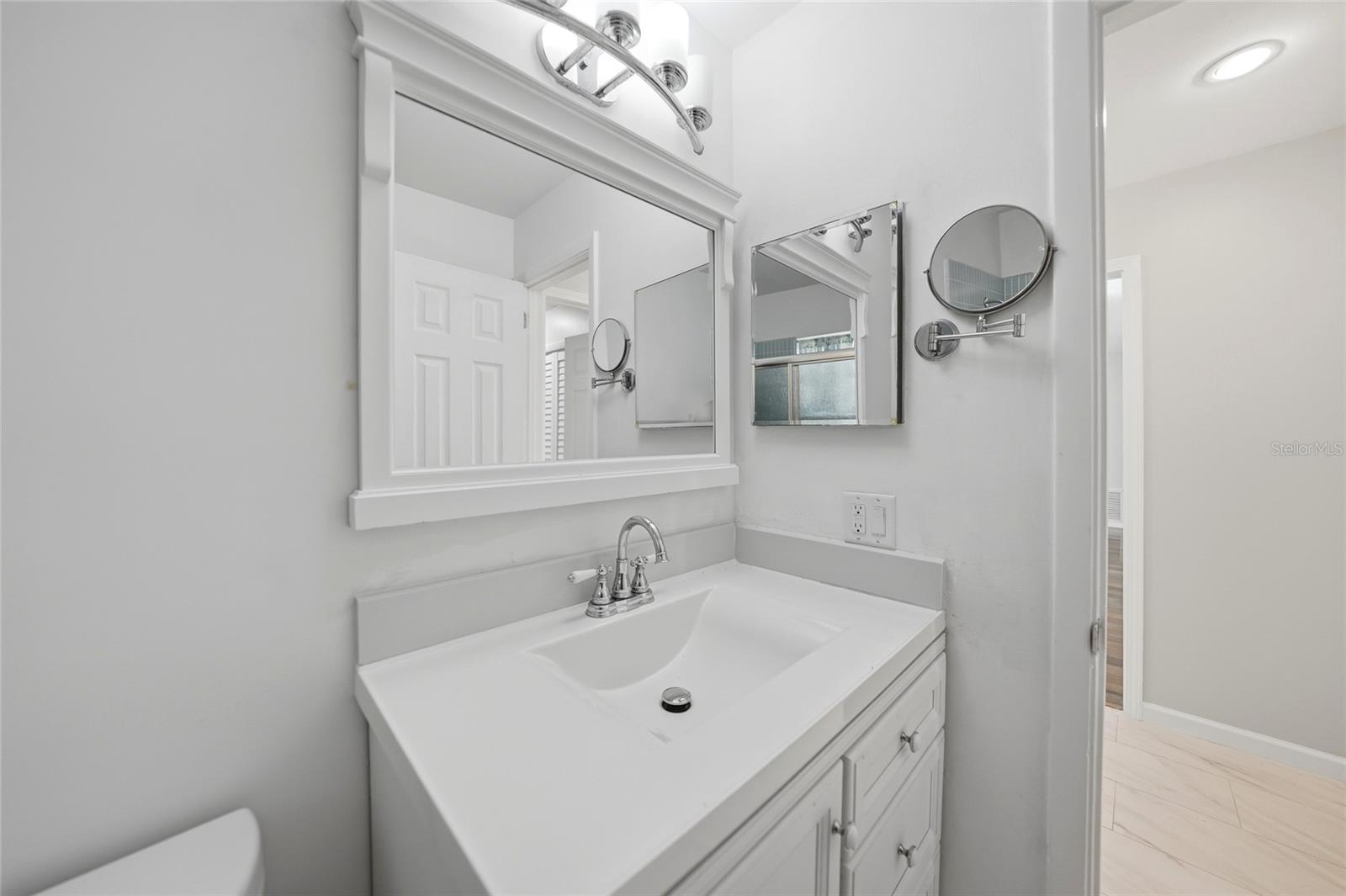 104 FREE CT SE, PORT CHARLOTTE, FL, 33952