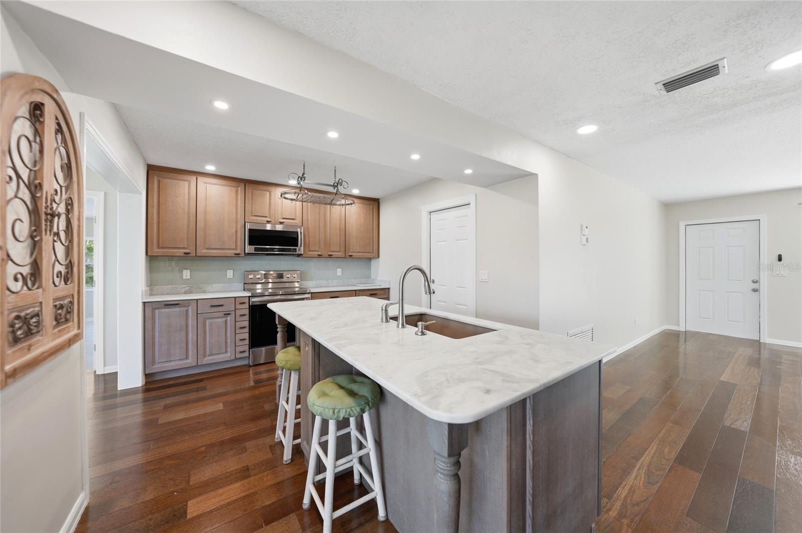 104 FREE CT SE, PORT CHARLOTTE, FL, 33952