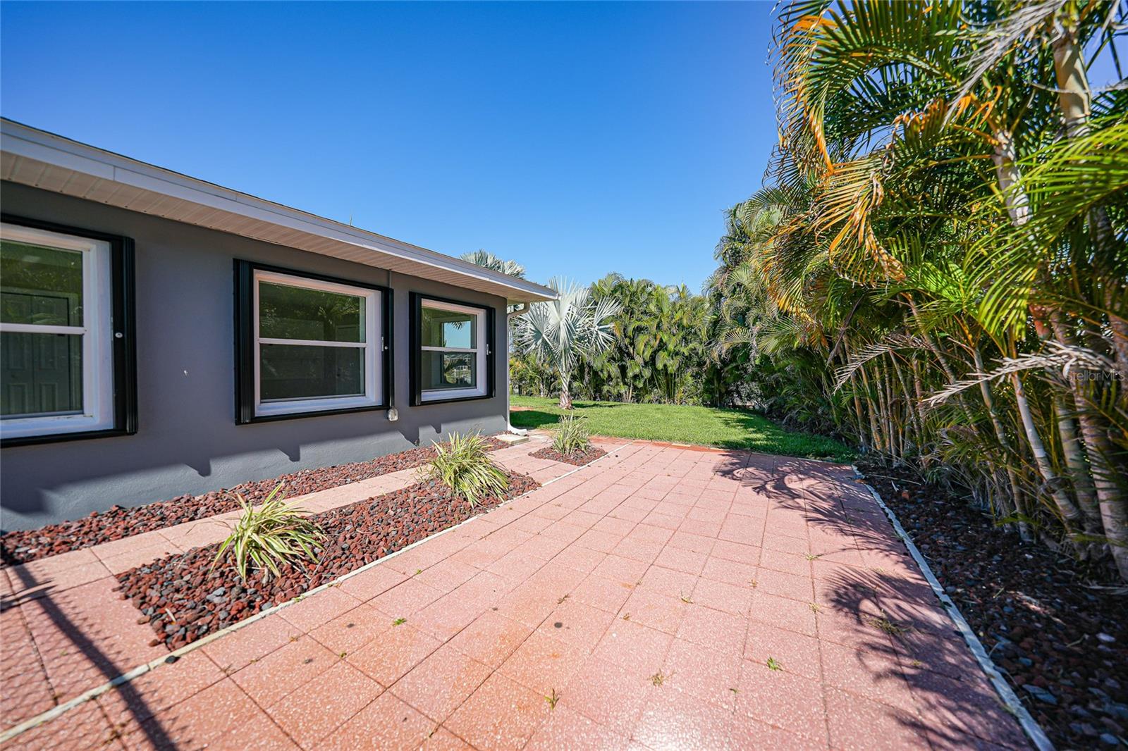 104 FREE CT SE, PORT CHARLOTTE, FL, 33952