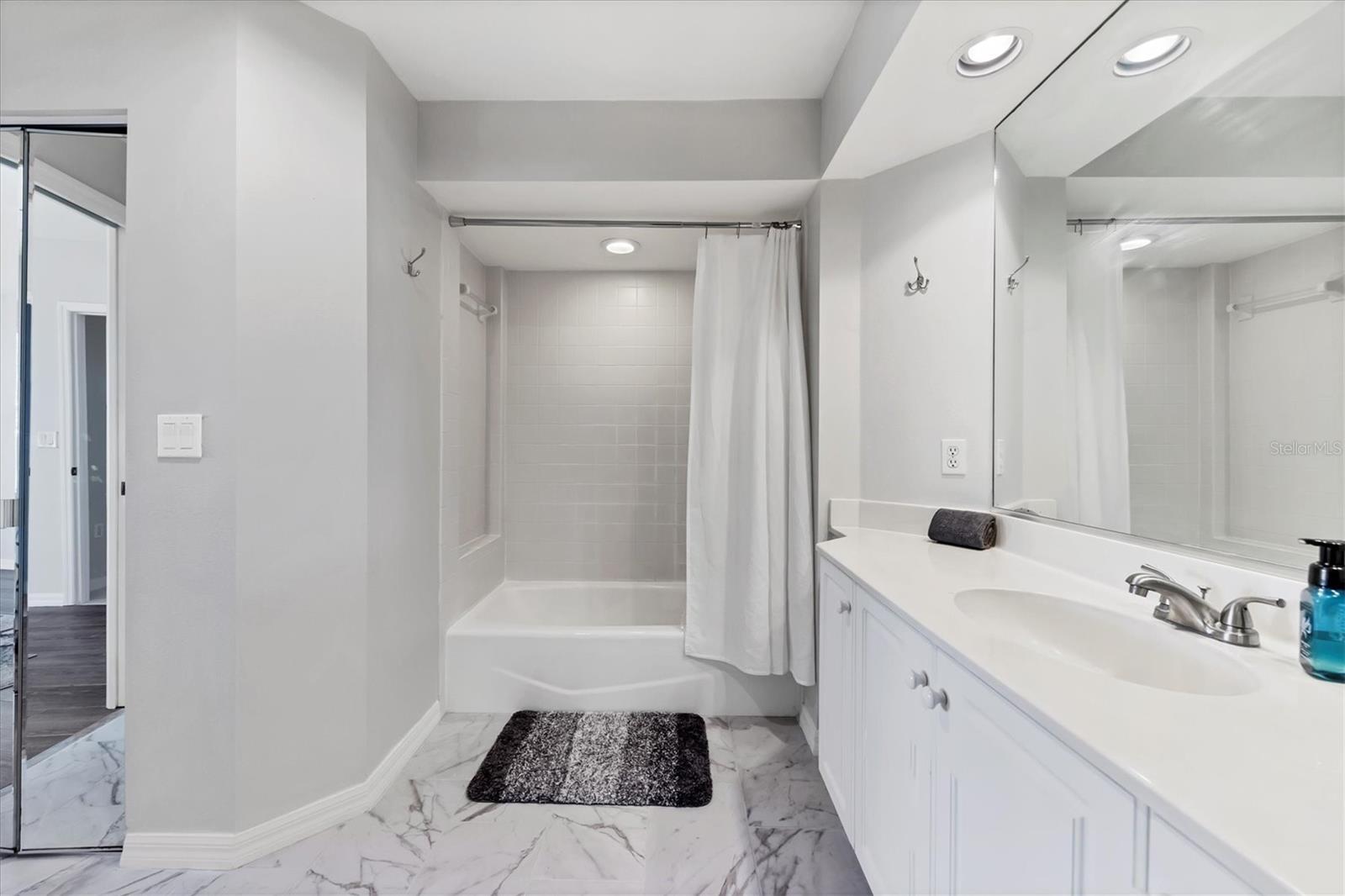 3706 54TH DR W #102, BRADENTON, FL, 34210