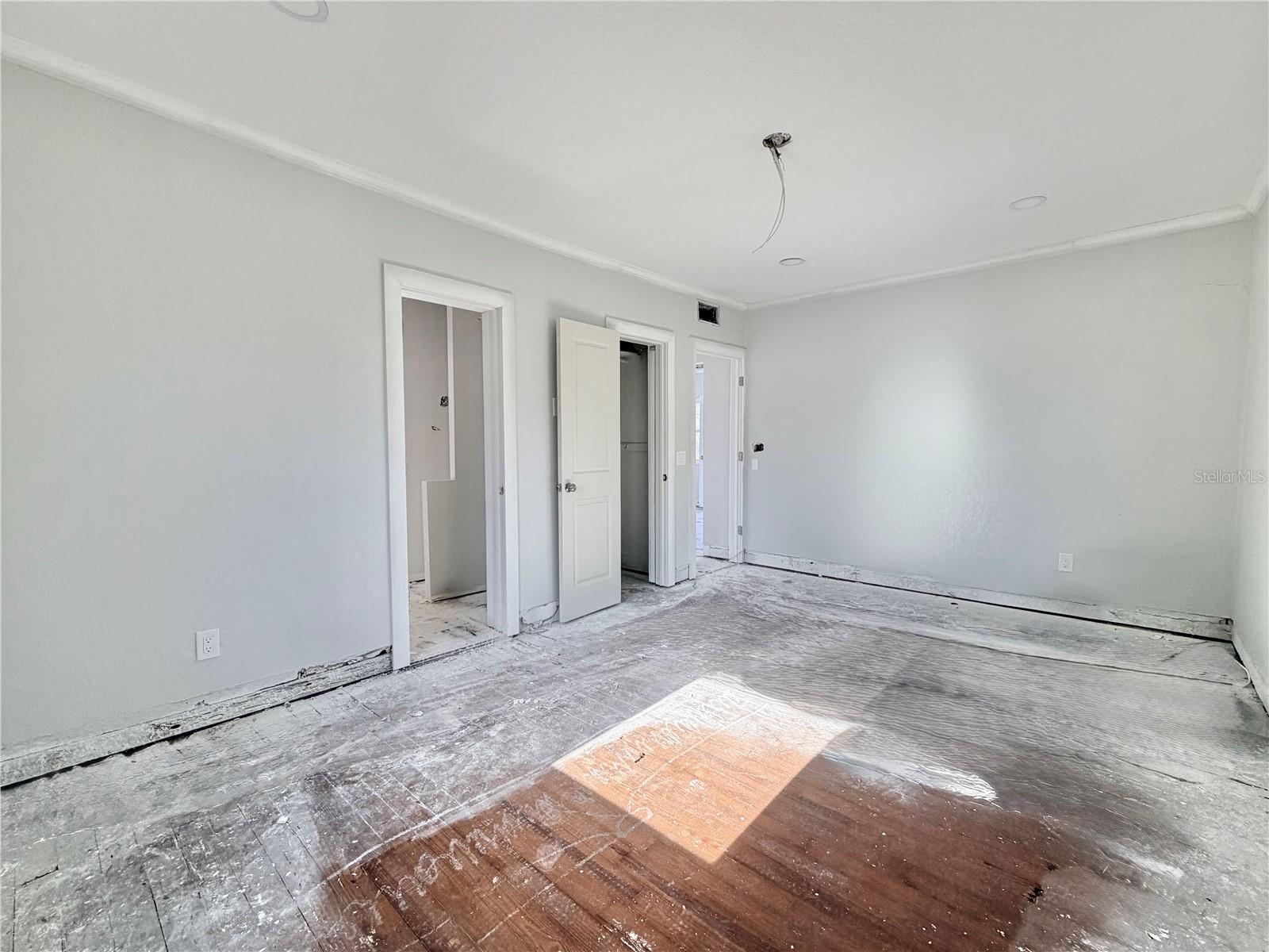 664 MANDALAY AVE, CLEARWATER BEACH, FL, 33767