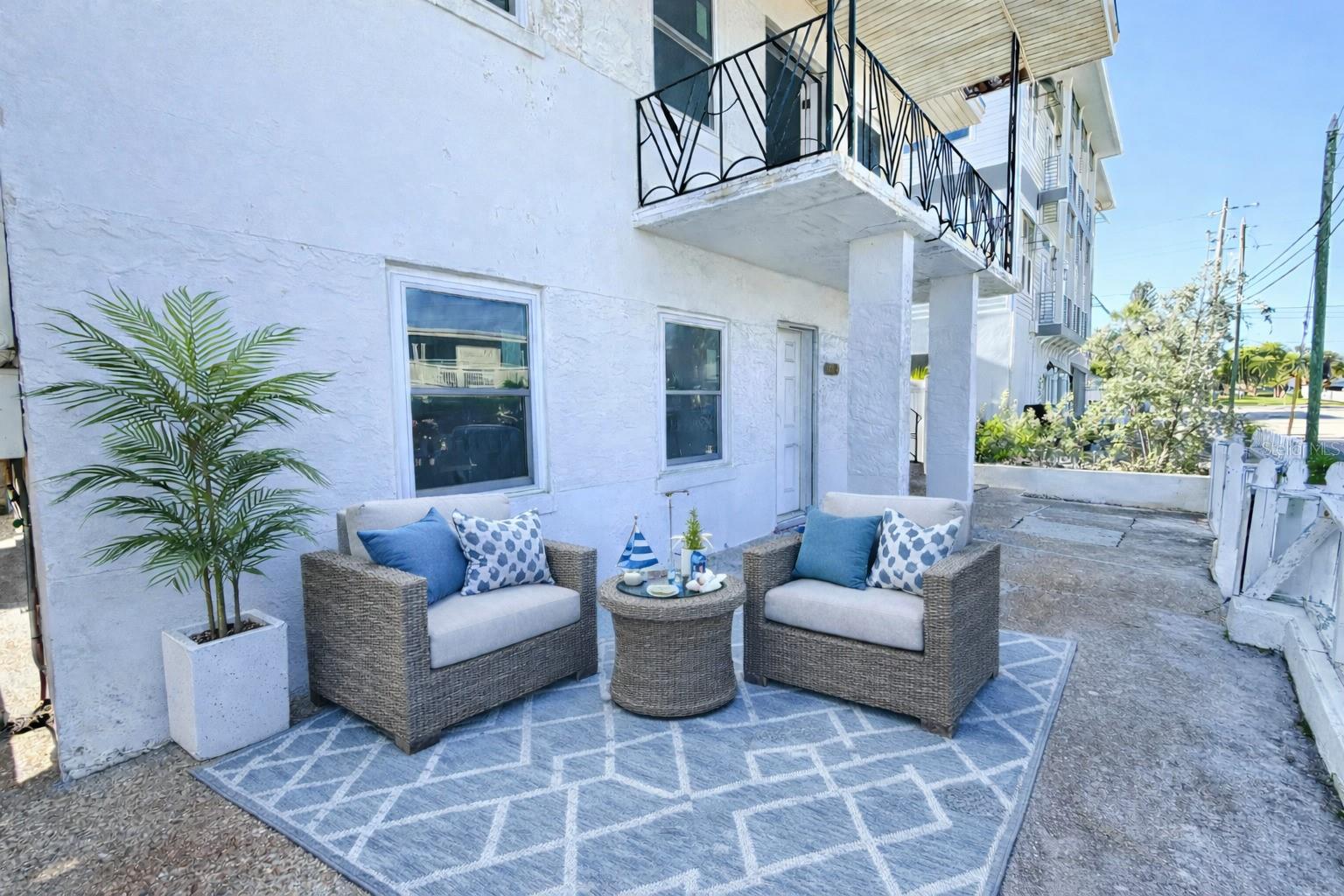 664 MANDALAY AVE, CLEARWATER BEACH, FL, 33767