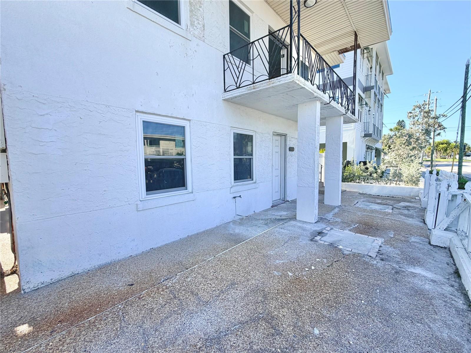 664 MANDALAY AVE, CLEARWATER BEACH, FL, 33767