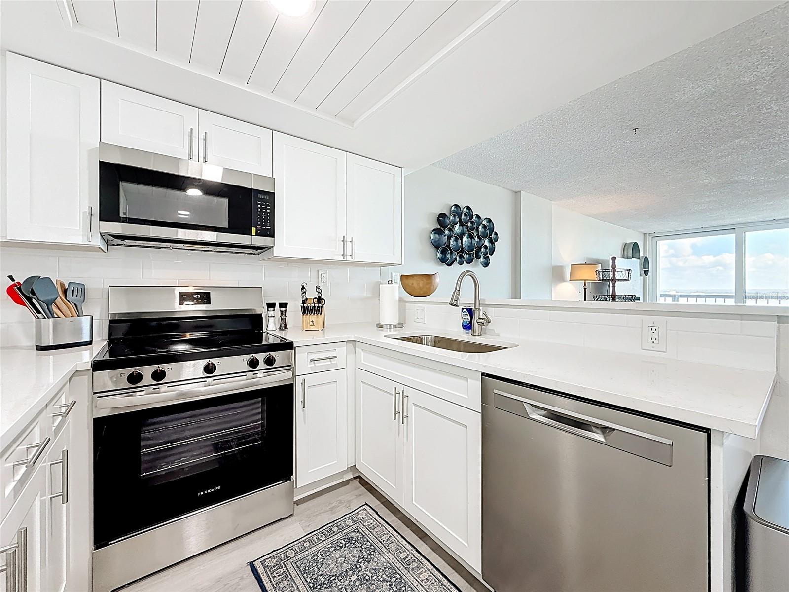 400 ISLAND WAY #1411, CLEARWATER BEACH, FL, 33767