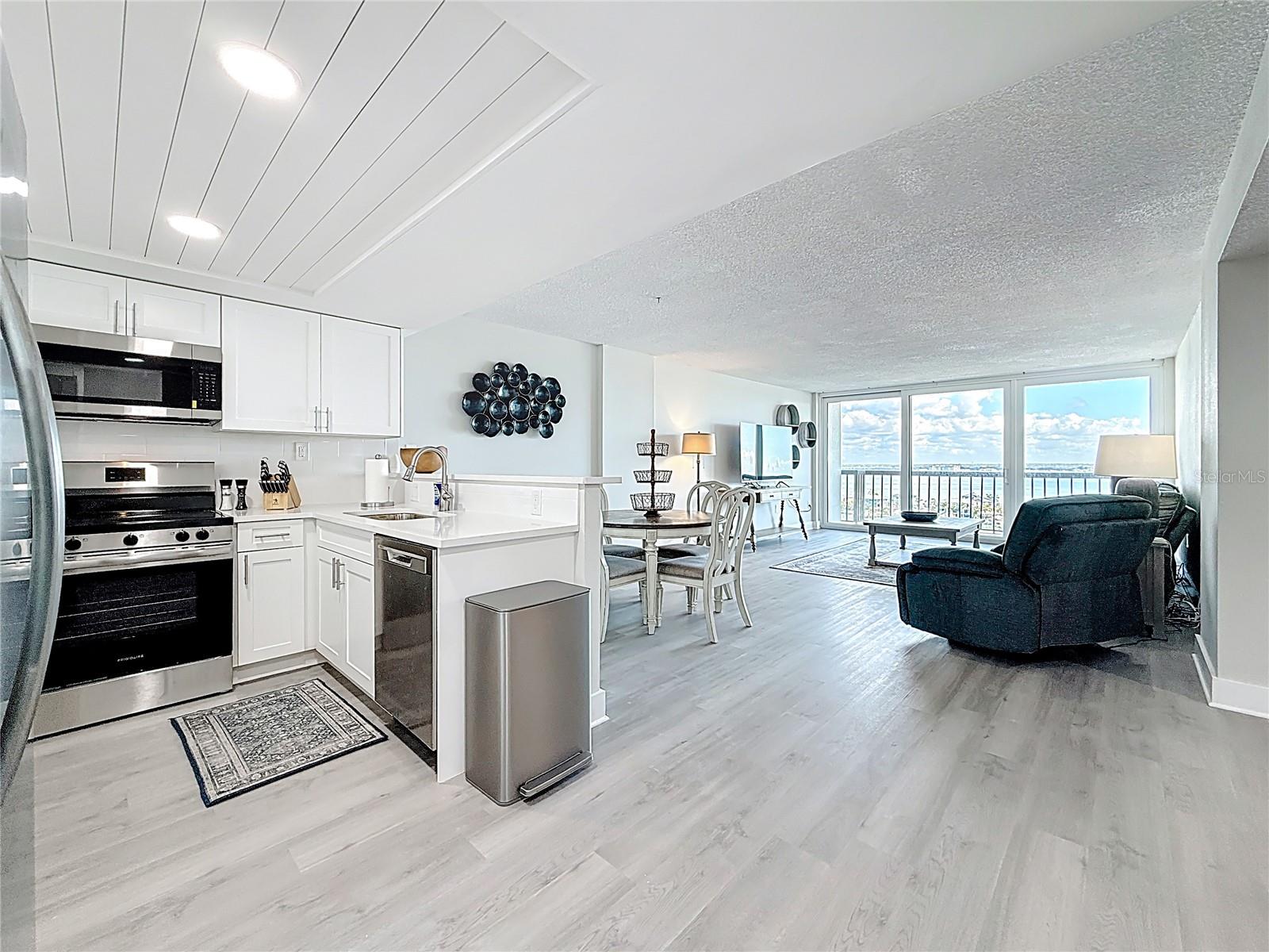 400 ISLAND WAY #1411, CLEARWATER BEACH, FL, 33767