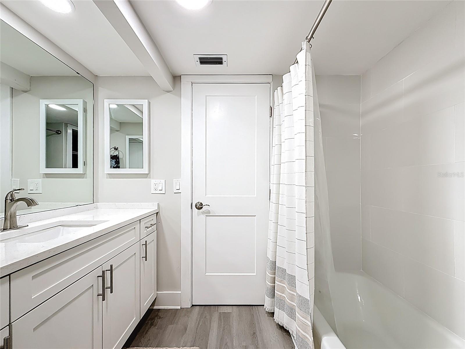 400 ISLAND WAY #1411, CLEARWATER BEACH, FL, 33767