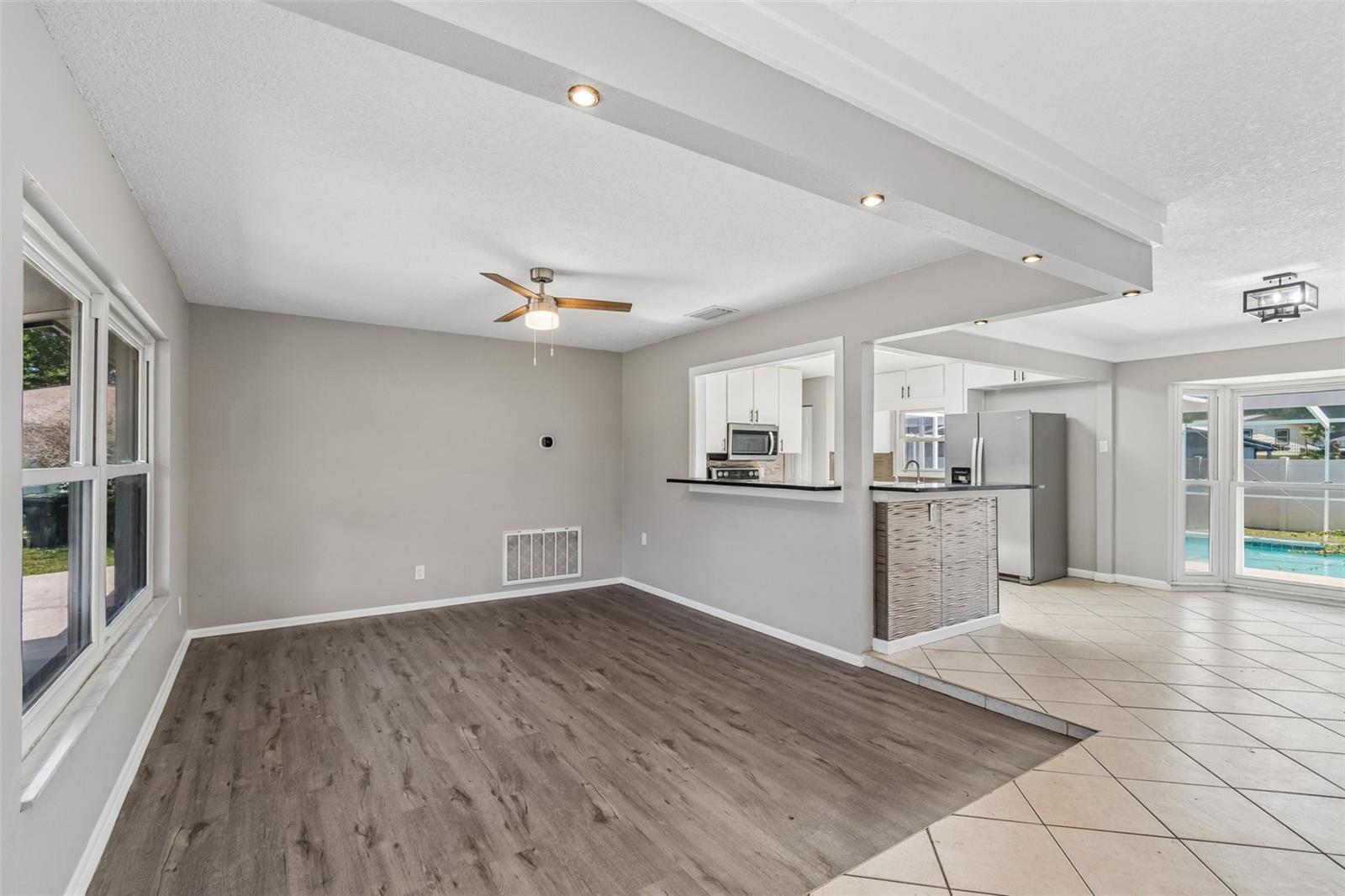 7111 GATEWAY CT, TAMPA, FL, 33615