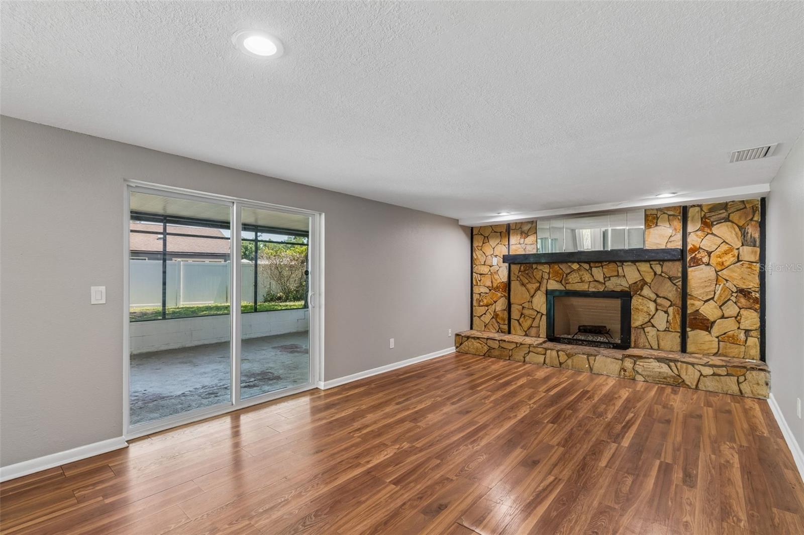 7111 GATEWAY CT, TAMPA, FL, 33615