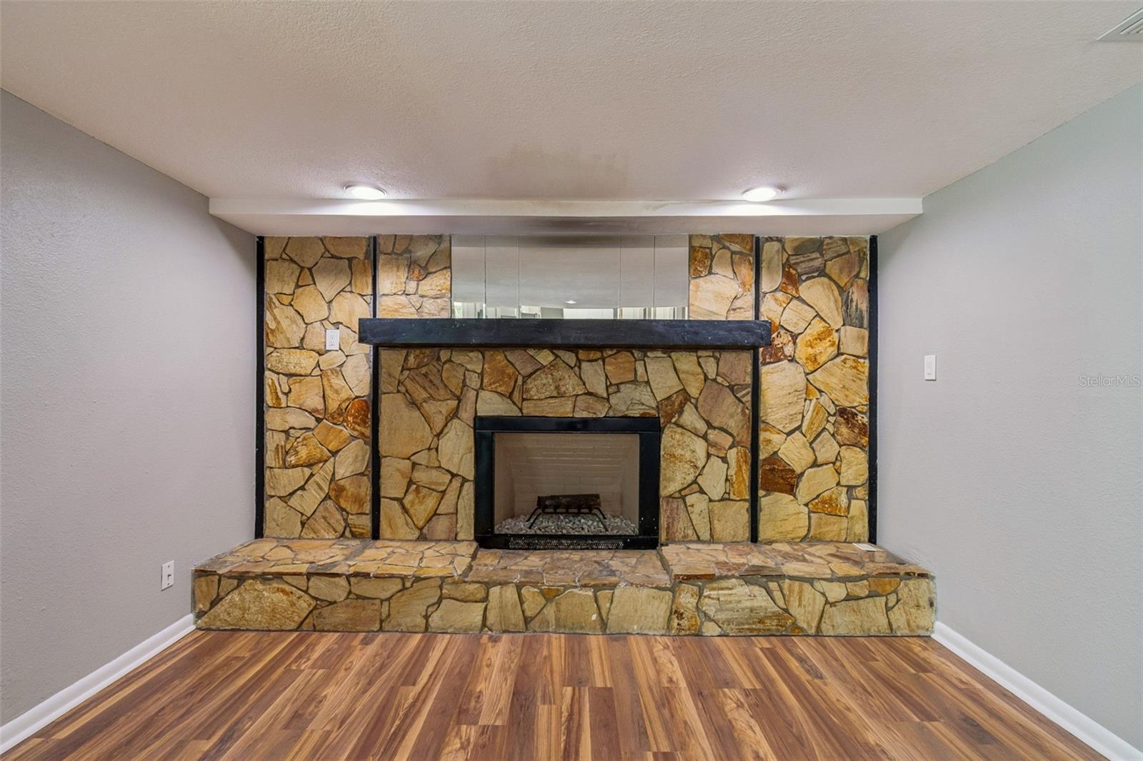 7111 GATEWAY CT, TAMPA, FL, 33615