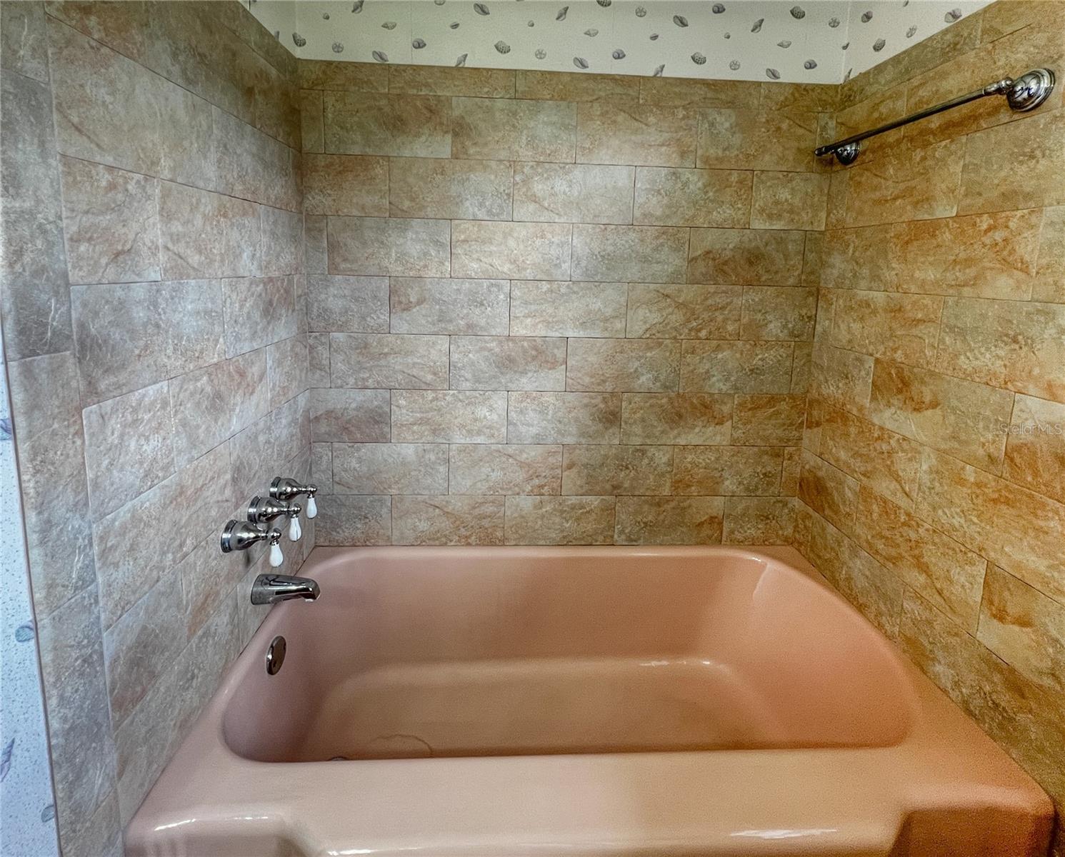 2118 W BROAD ST, TAMPA, FL, 33604