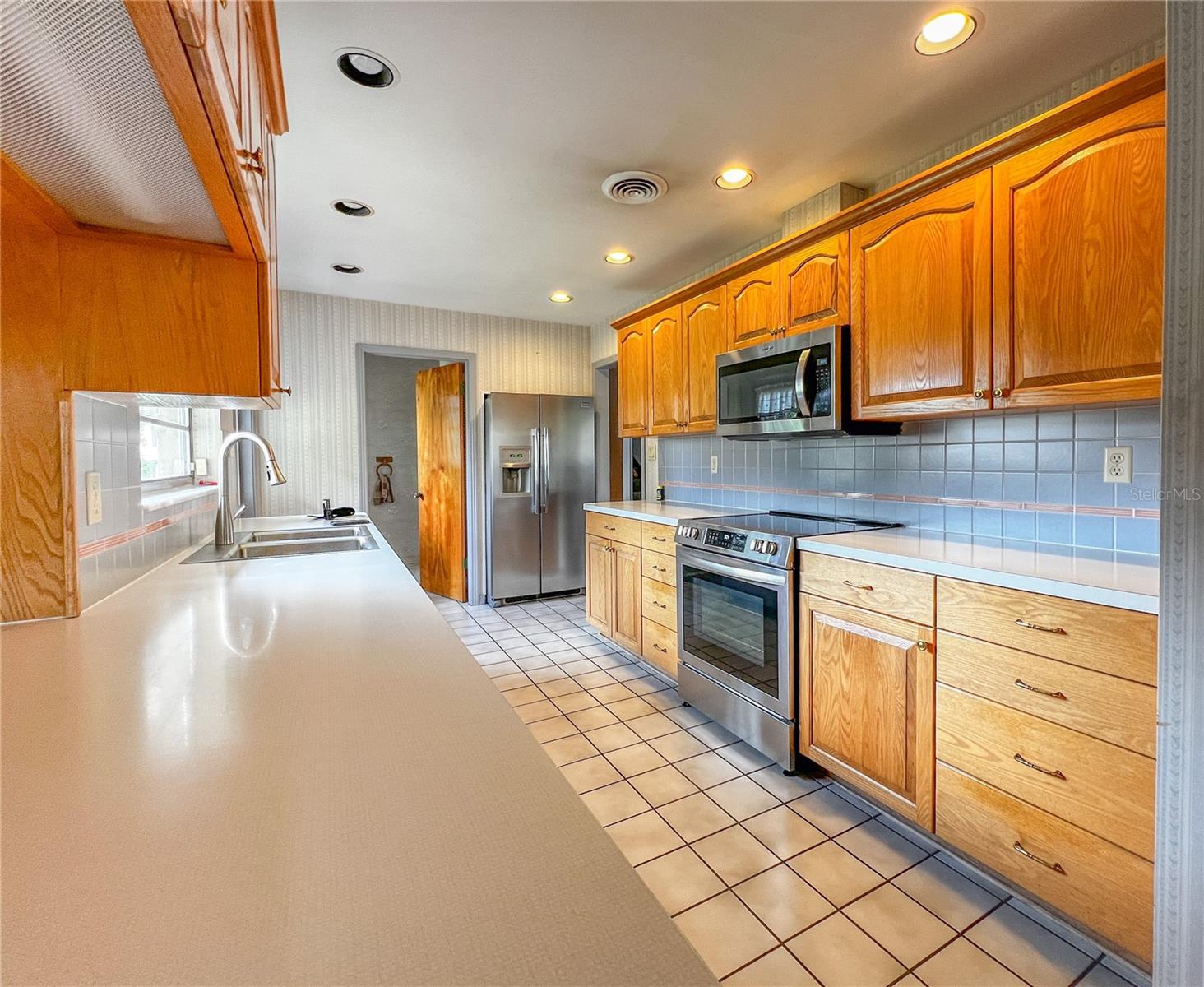 2118 W BROAD ST, TAMPA, FL, 33604