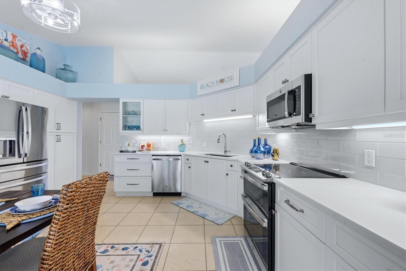 10 ARLINGTON DR, PLACIDA, FL, 33946