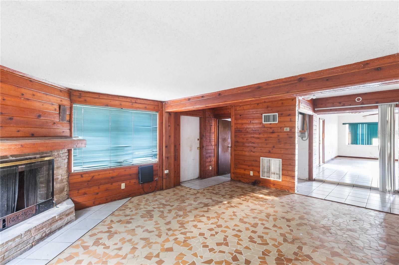 8706 EDNAM PL, TAMPA, FL, 33604