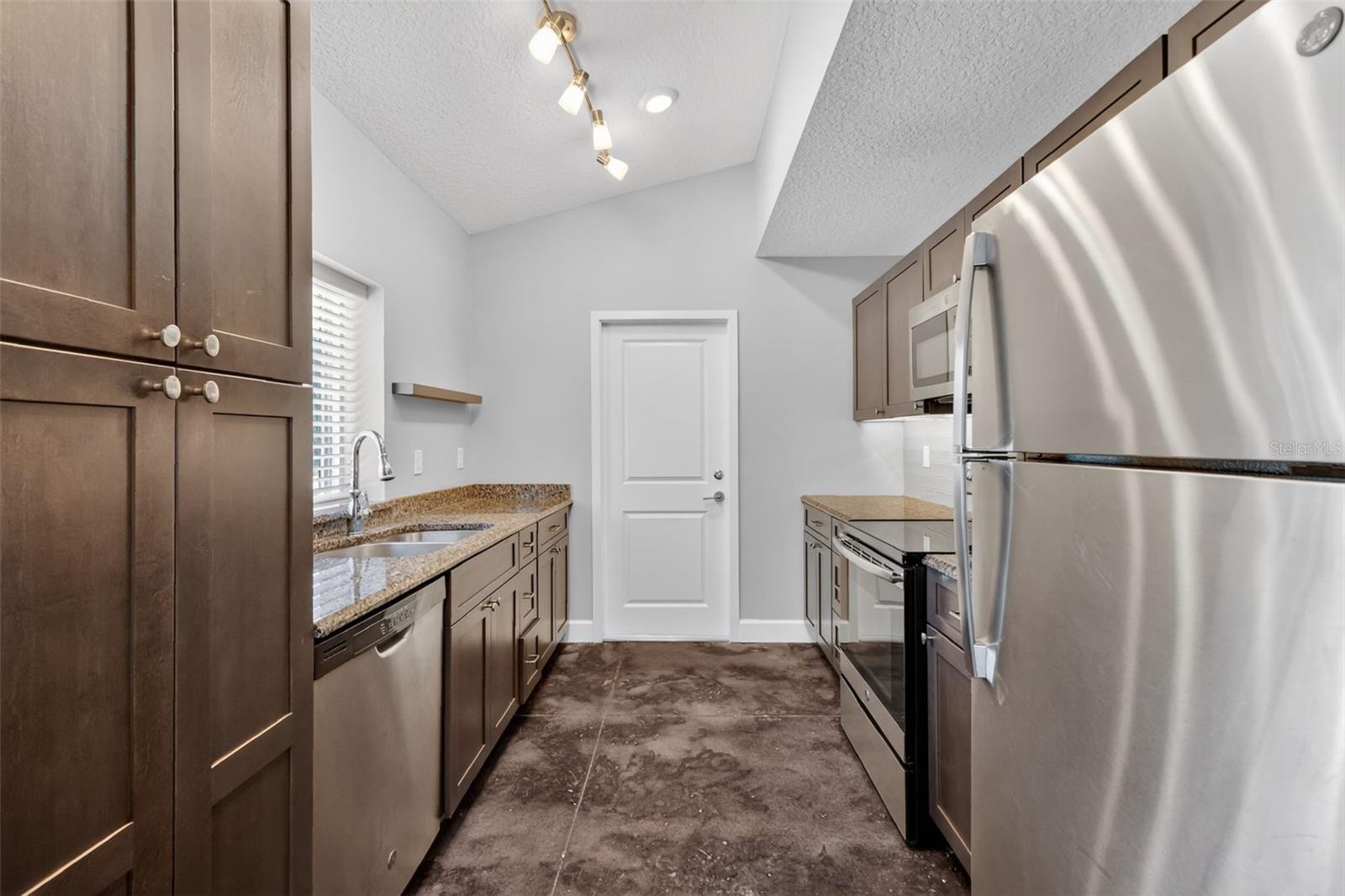 196 PARROTTE CT, MOUNT DORA, FL, 32757