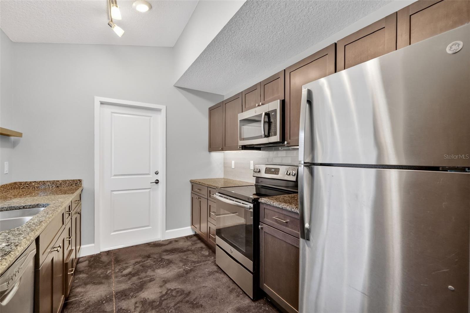 196 PARROTTE CT, MOUNT DORA, FL, 32757