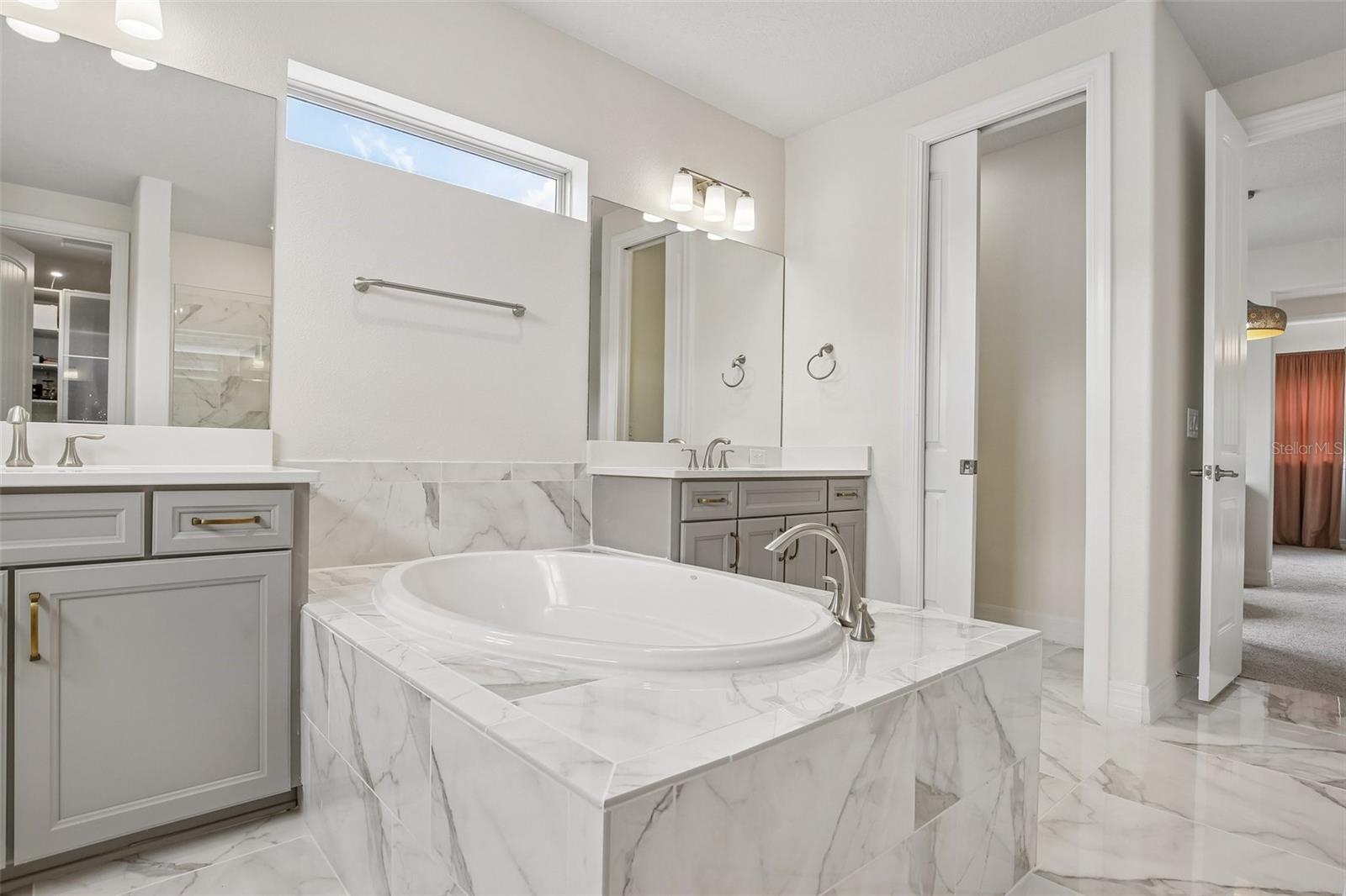 11054 SUNDRIFT DR, TAMPA, FL, 33647