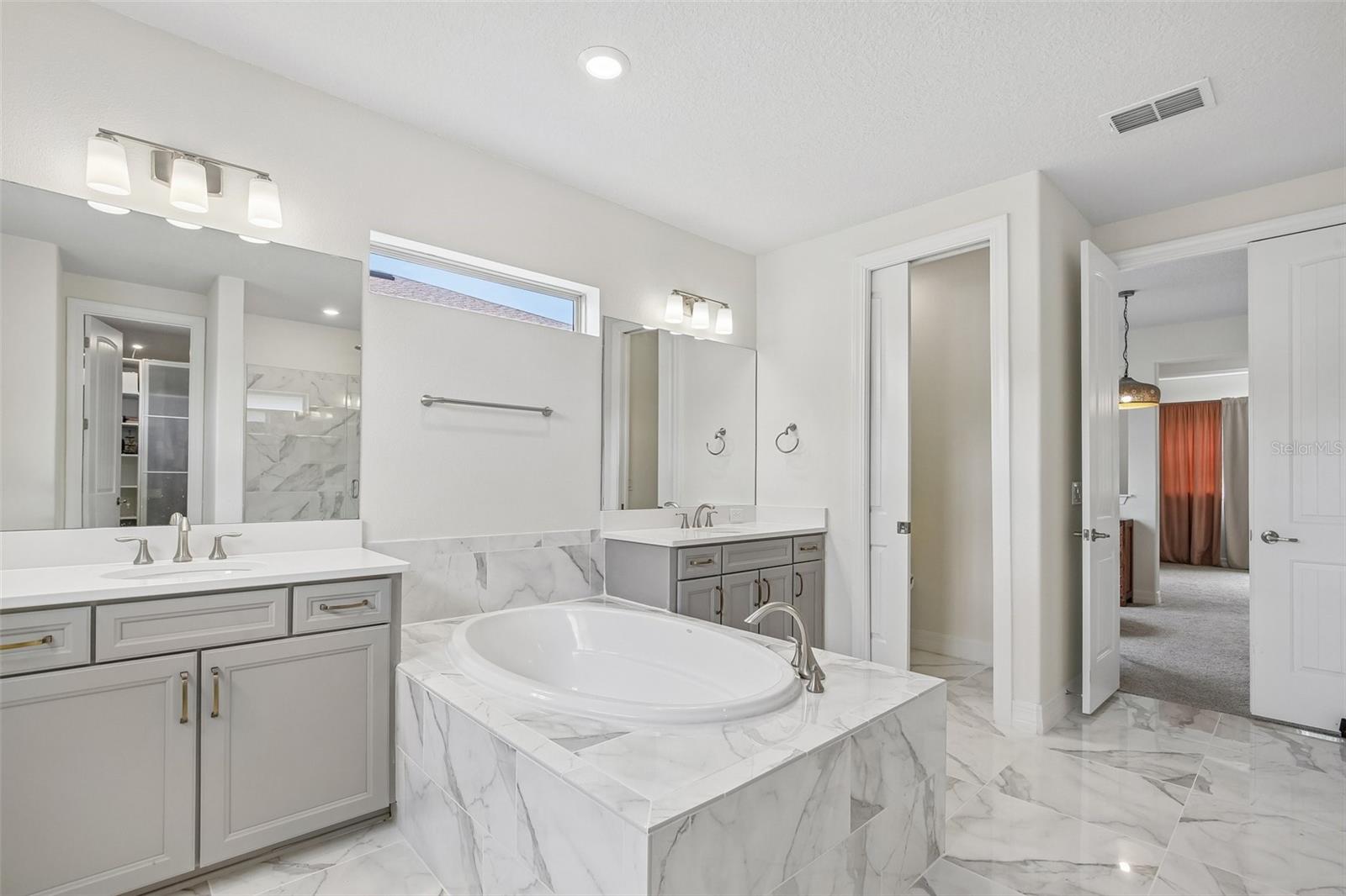 11054 SUNDRIFT DR, TAMPA, FL, 33647