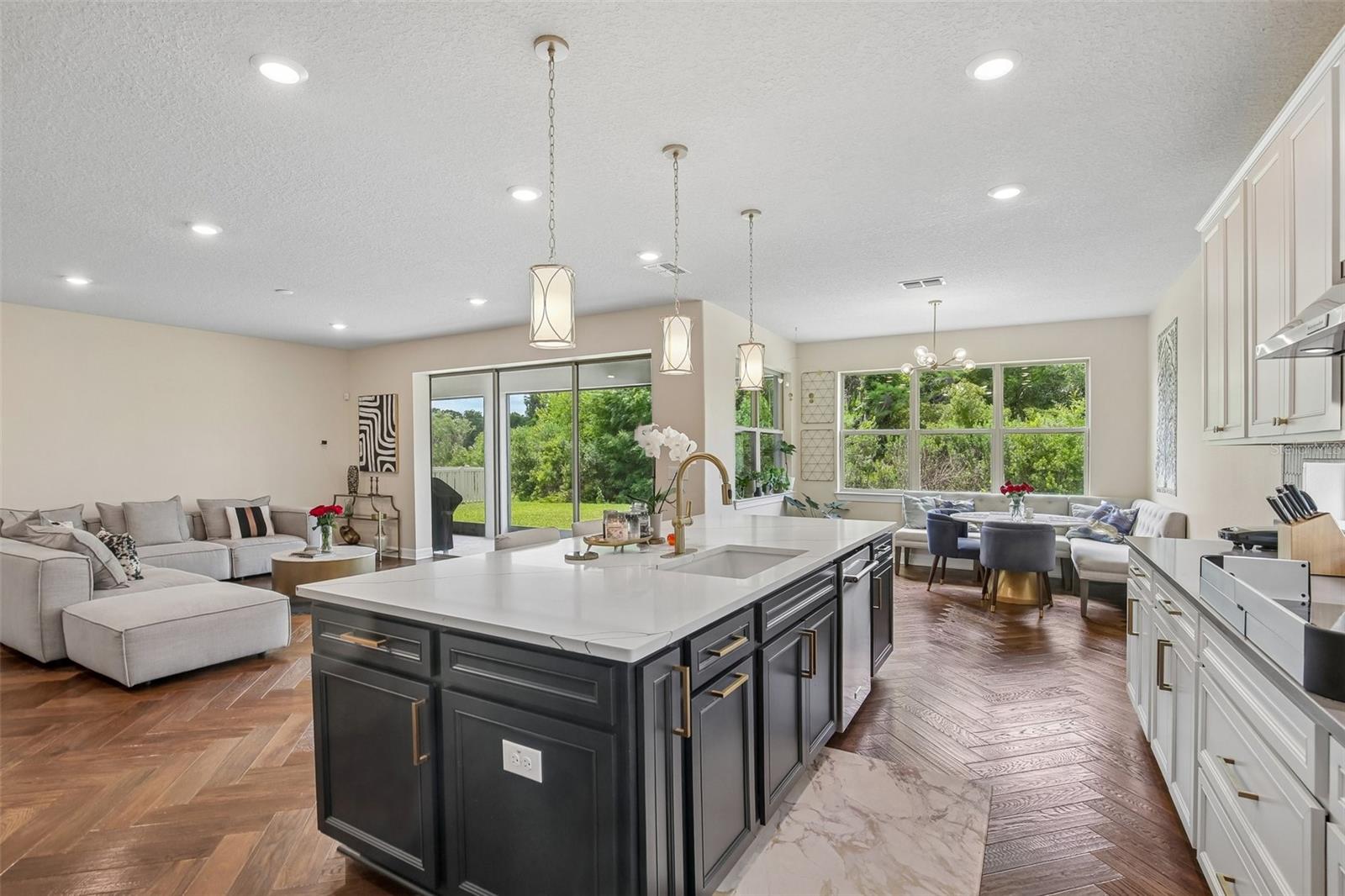 11054 SUNDRIFT DR, TAMPA, FL, 33647