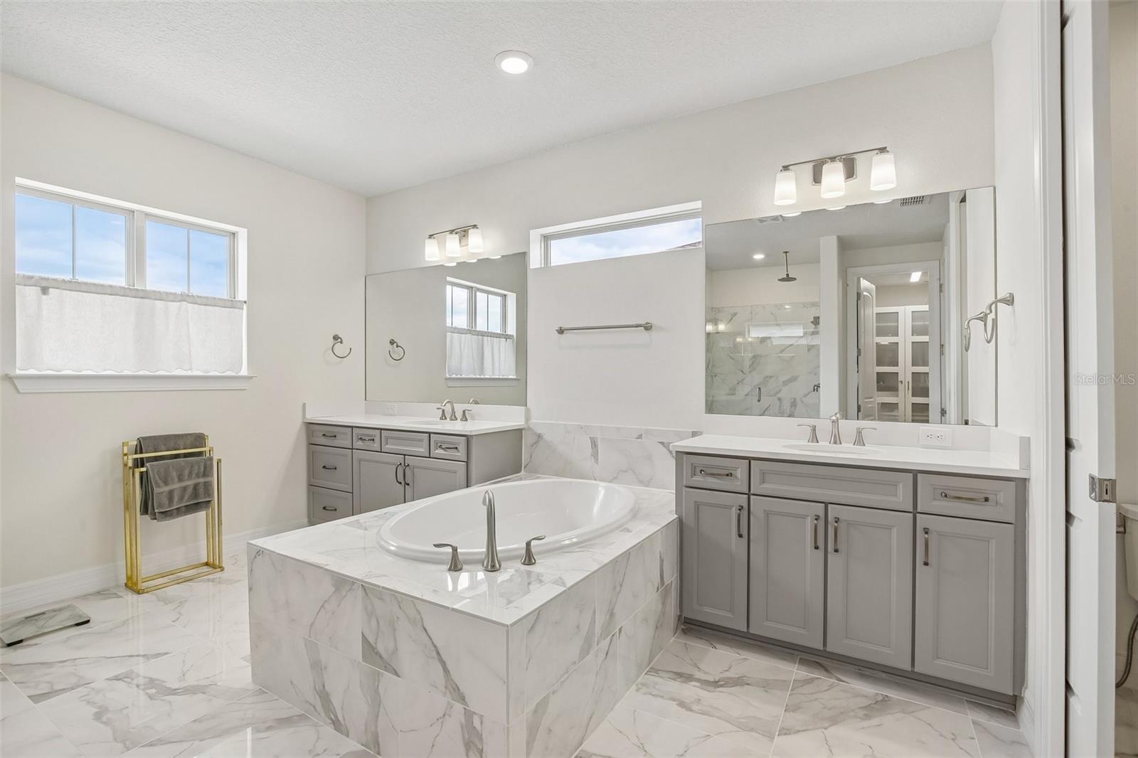 11054 SUNDRIFT DR, TAMPA, FL, 33647