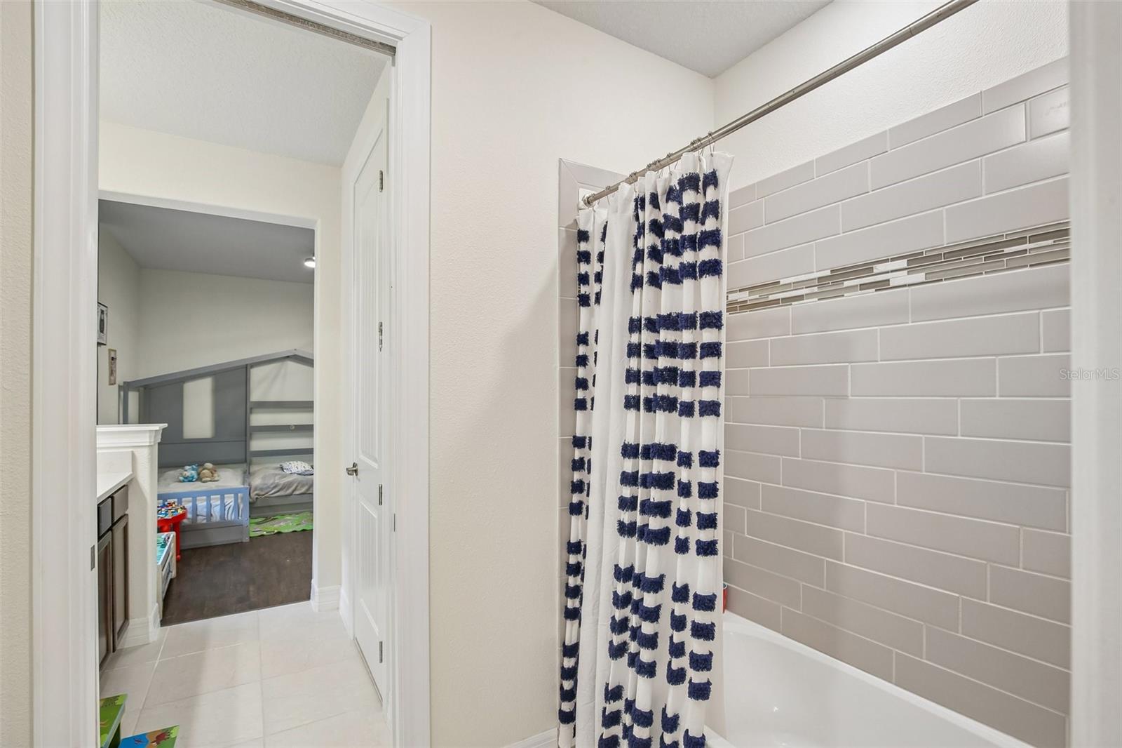 11054 SUNDRIFT DR, TAMPA, FL, 33647