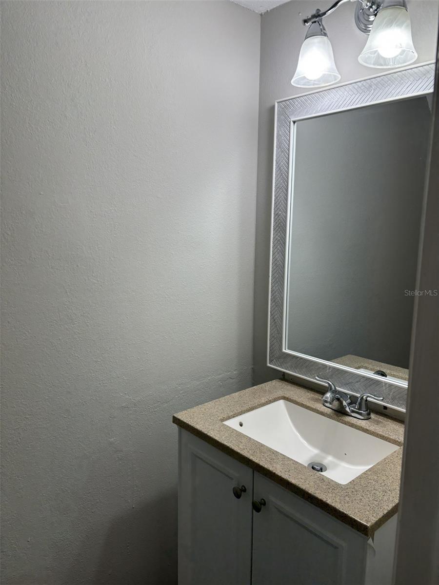 7621 COLONIAL CT, TAMPA, FL, 33615