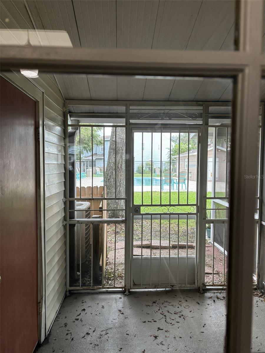 7621 COLONIAL CT, TAMPA, FL, 33615