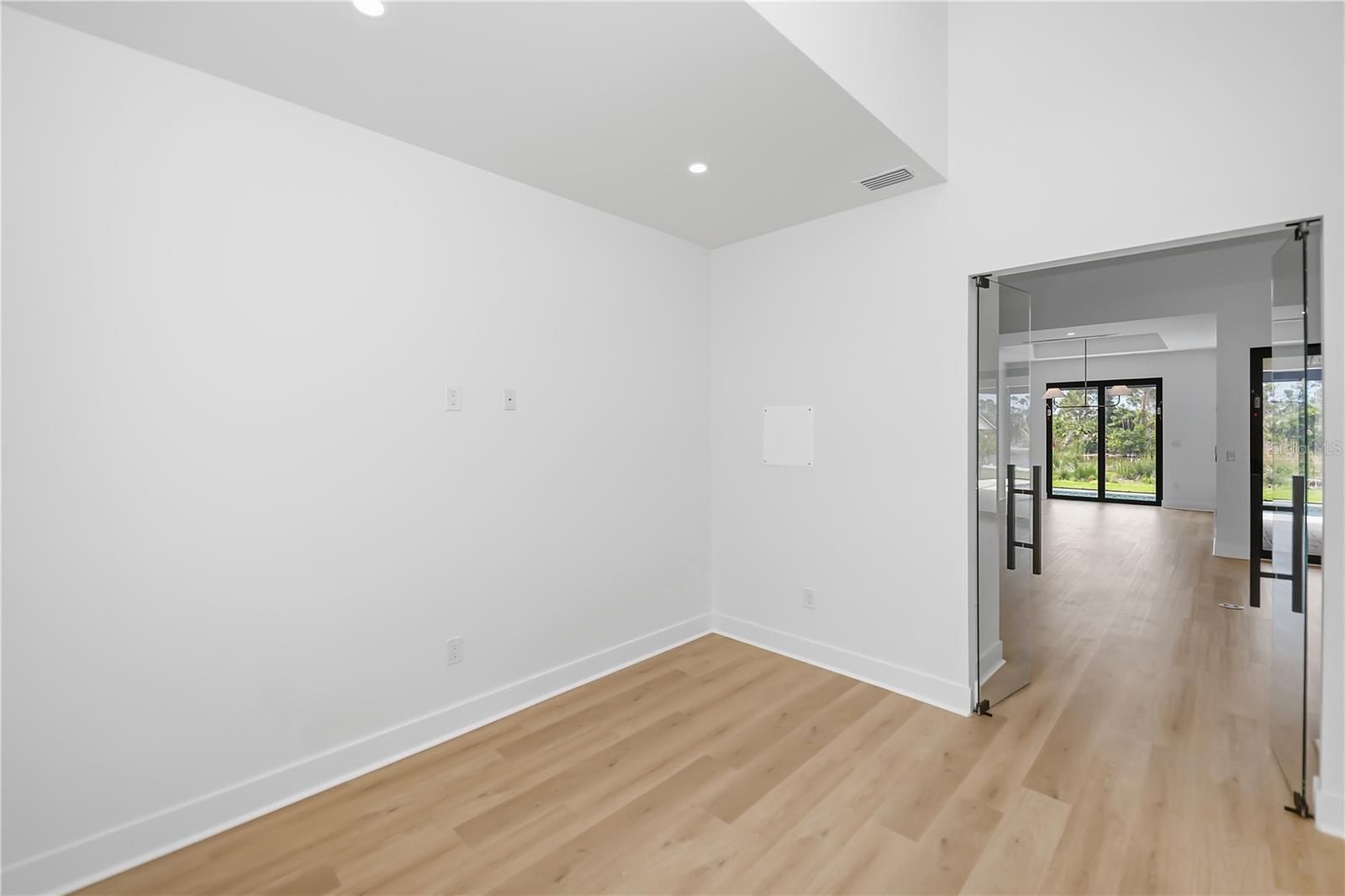 16692 LIGGETT CIR, PORT CHARLOTTE, FL, 33981
