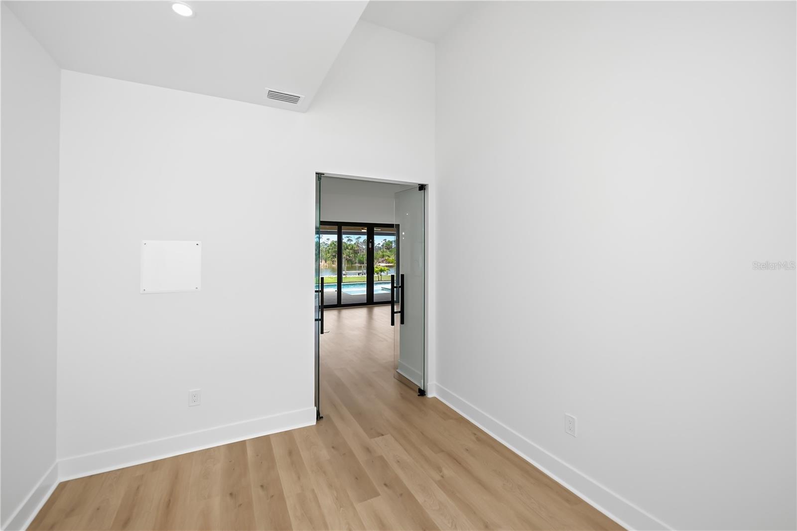 16692 LIGGETT CIR, PORT CHARLOTTE, FL, 33981