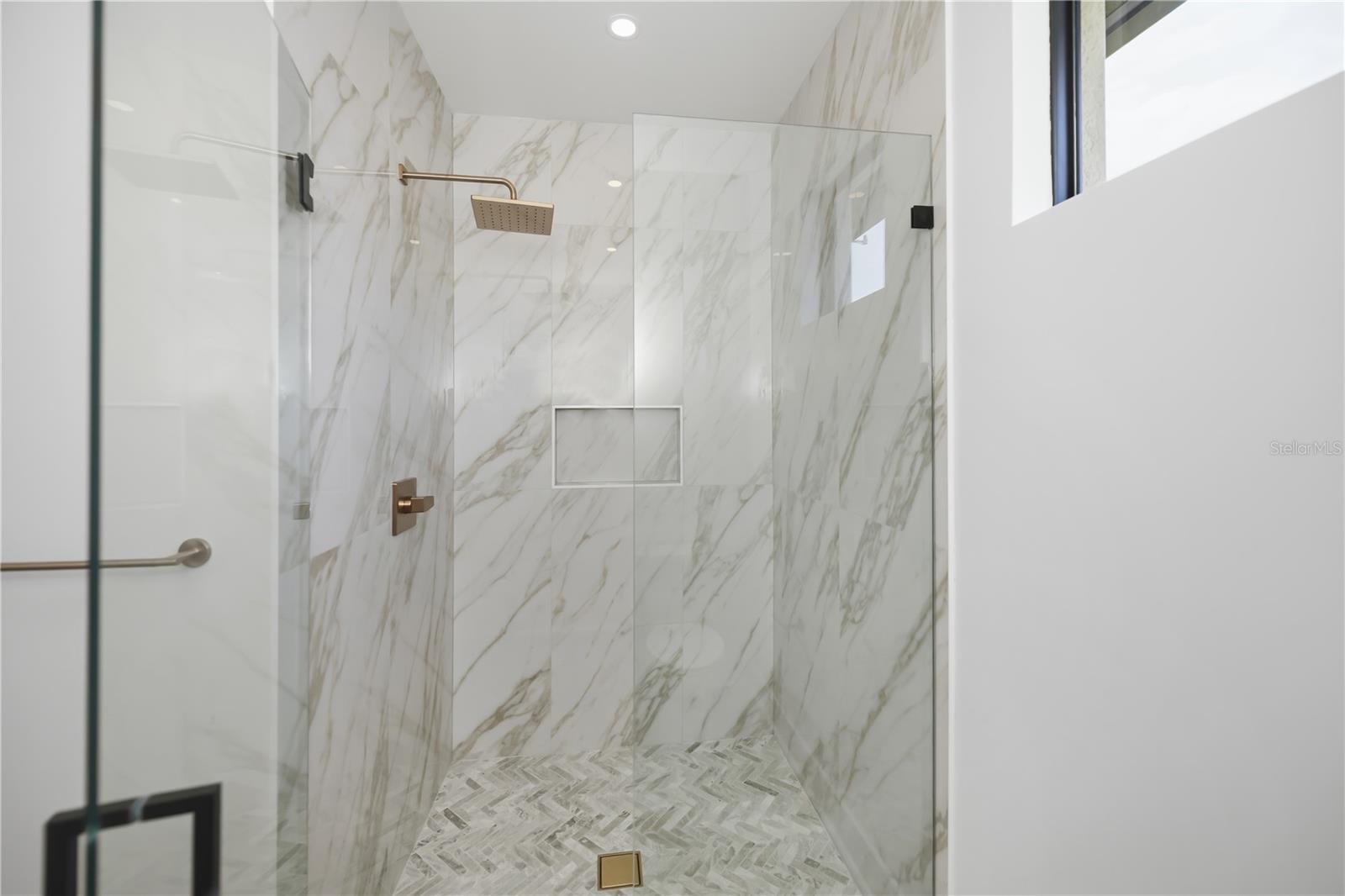 16692 LIGGETT CIR, PORT CHARLOTTE, FL, 33981