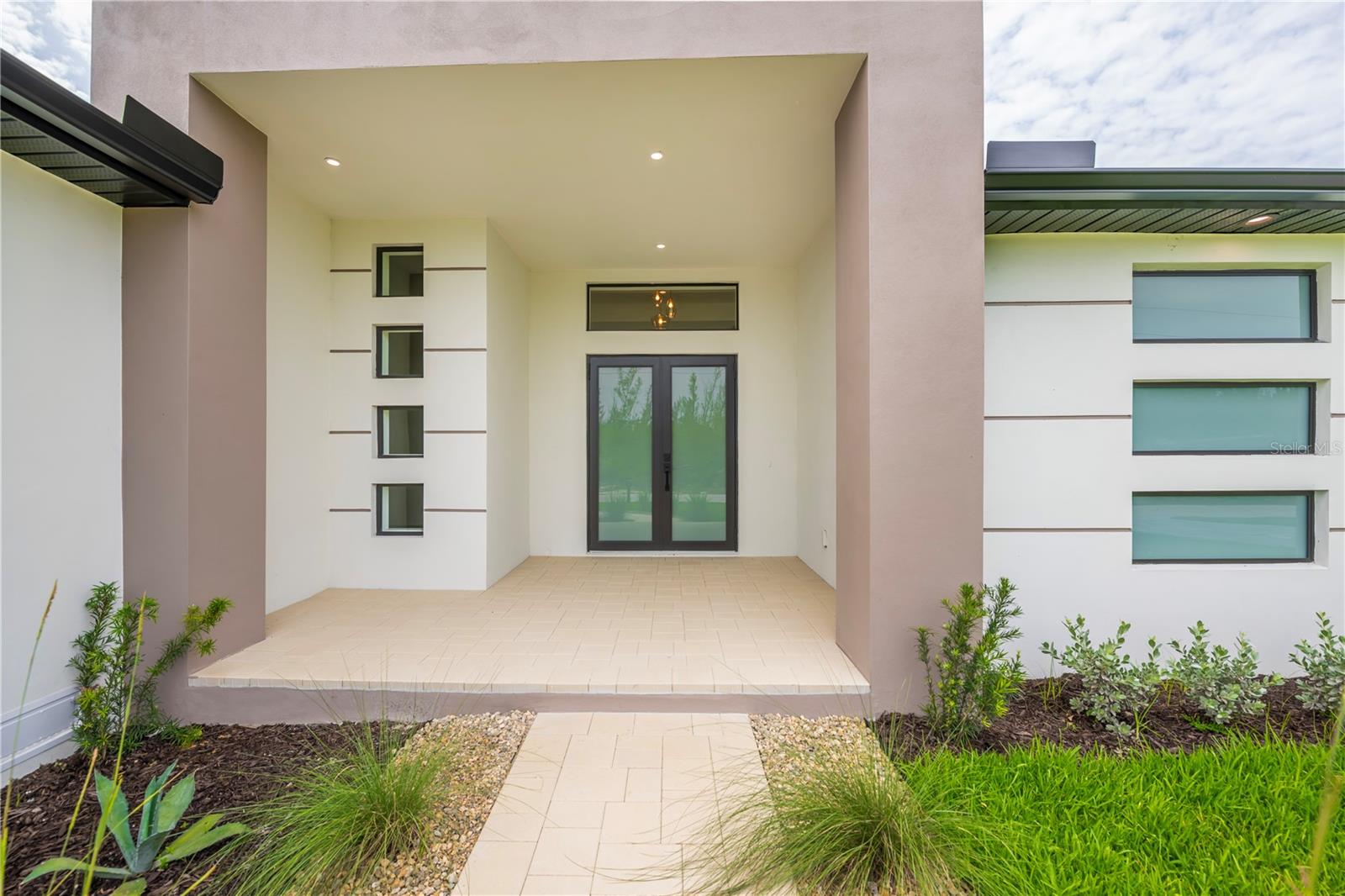 16692 LIGGETT CIR, PORT CHARLOTTE, FL, 33981