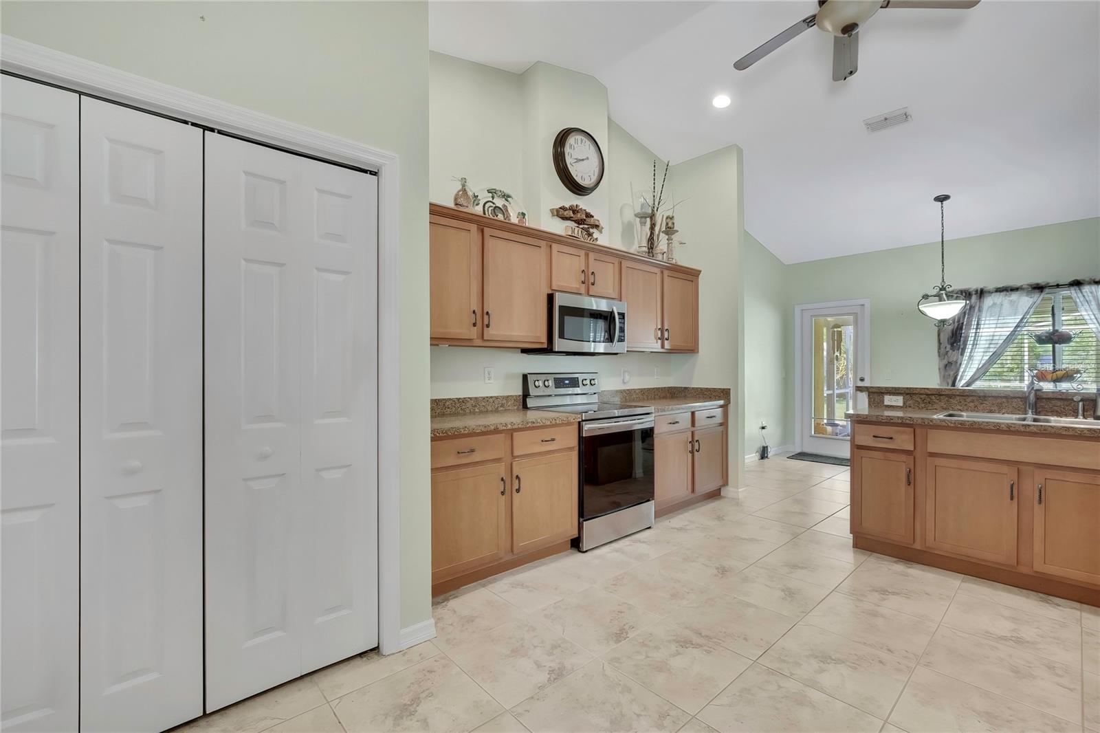 15157 DUCK HAWK RD, WEEKI WACHEE, FL, 34614