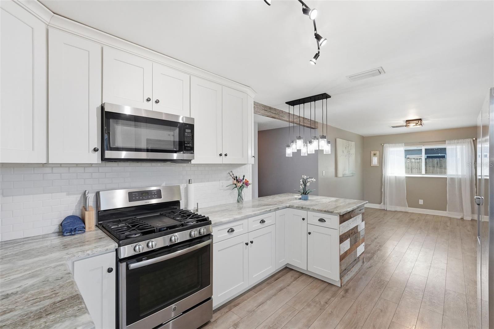 9276 79TH AVE, SEMINOLE, FL, 33777