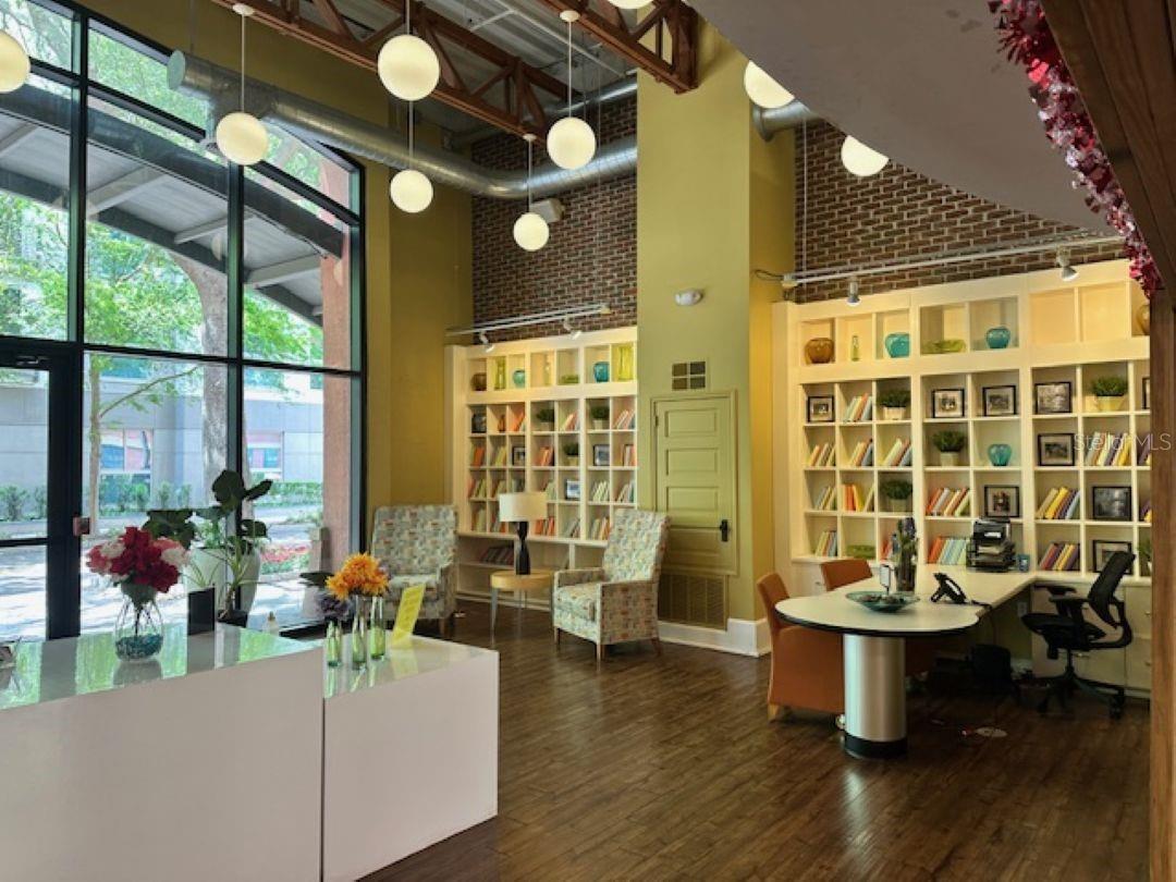 911 N ORANGE AVE #520, ORLANDO, FL, 32801