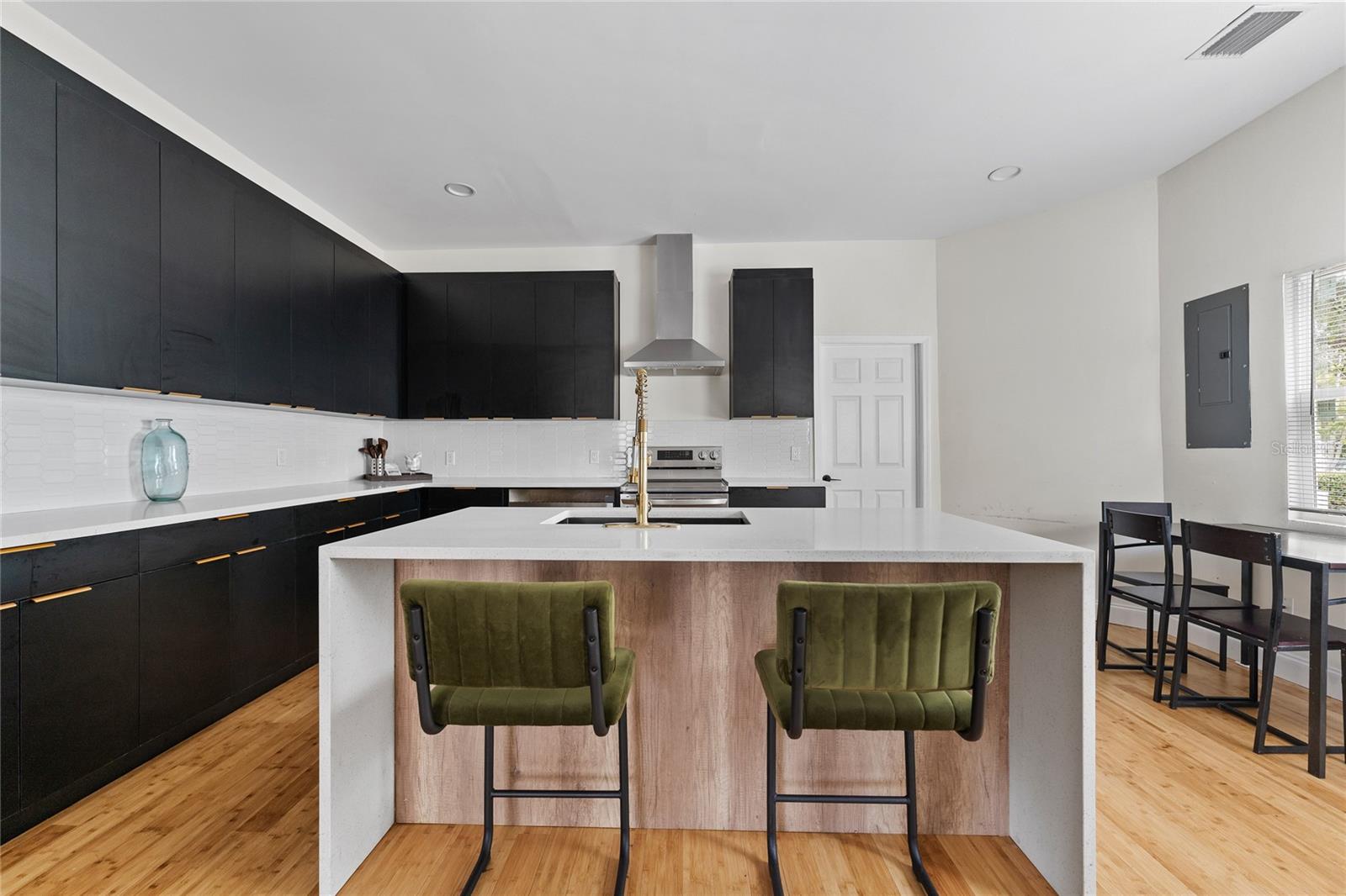 680 25TH AVE S, ST PETERSBURG, FL, 33705