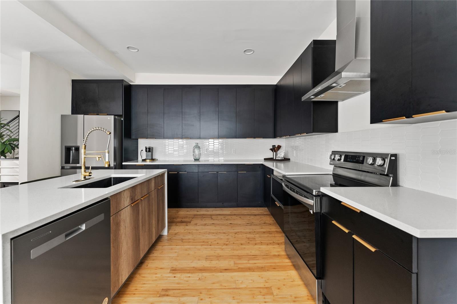 680 25TH AVE S, ST PETERSBURG, FL, 33705