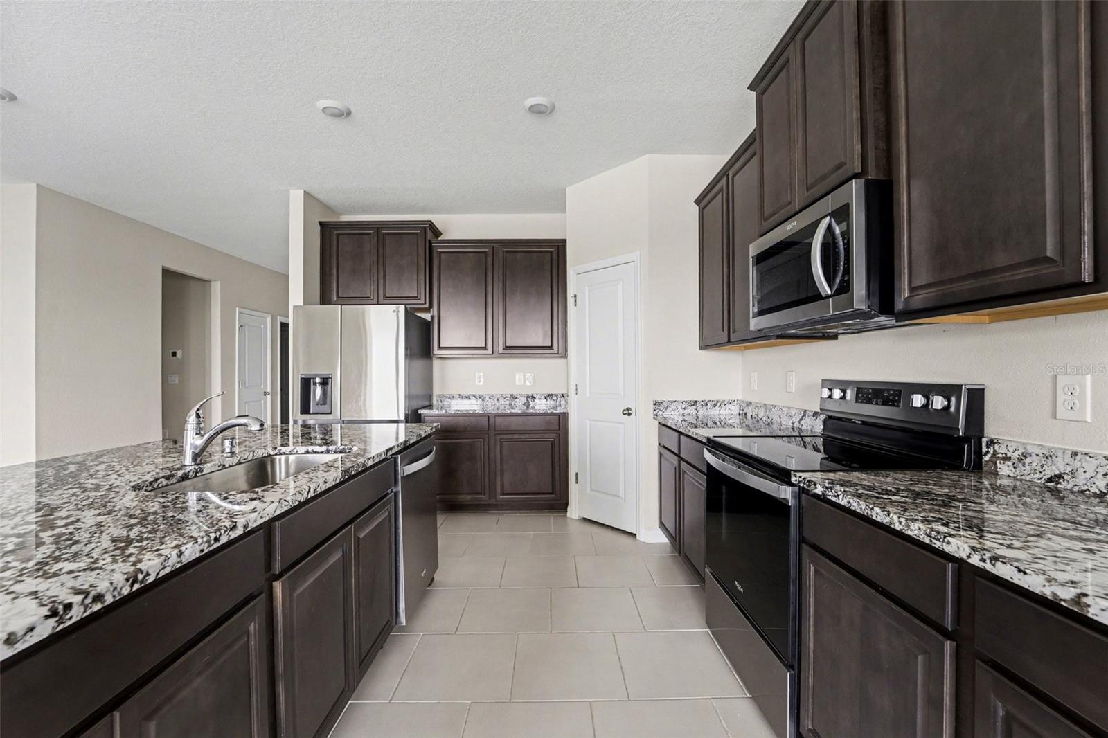 32003 CONCHSHELL SAIL ST, WESLEY CHAPEL, FL, 33545