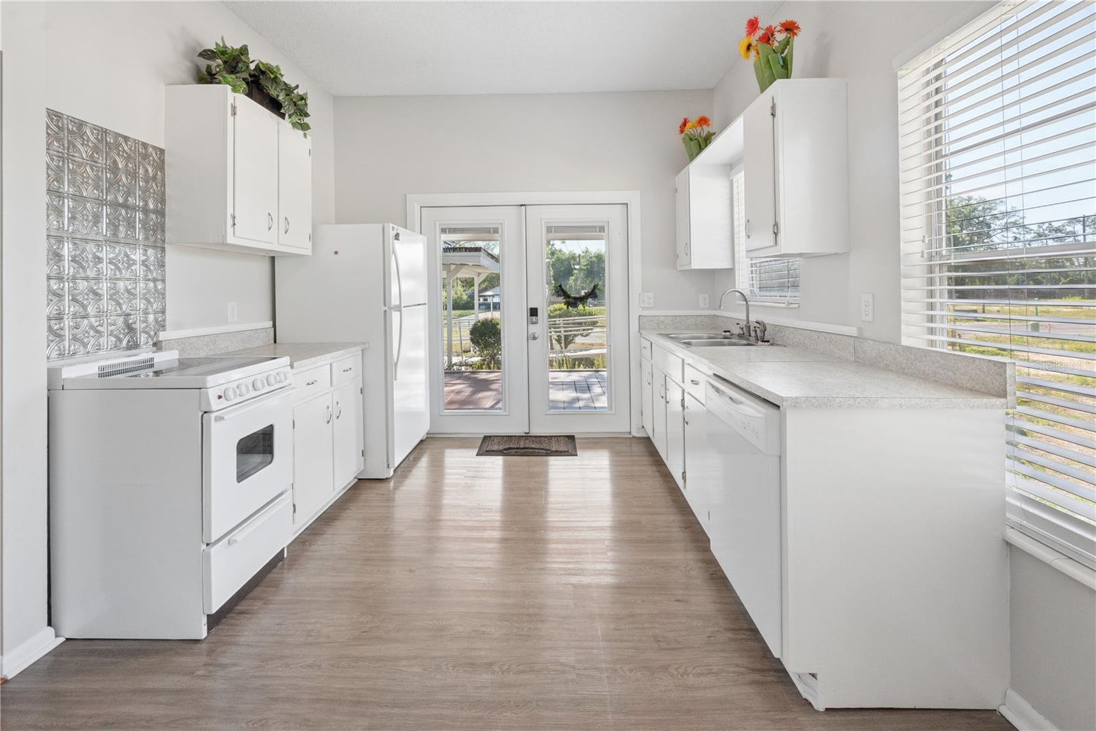 25749 SW 1ST AVE, NEWBERRY, FL, 32669