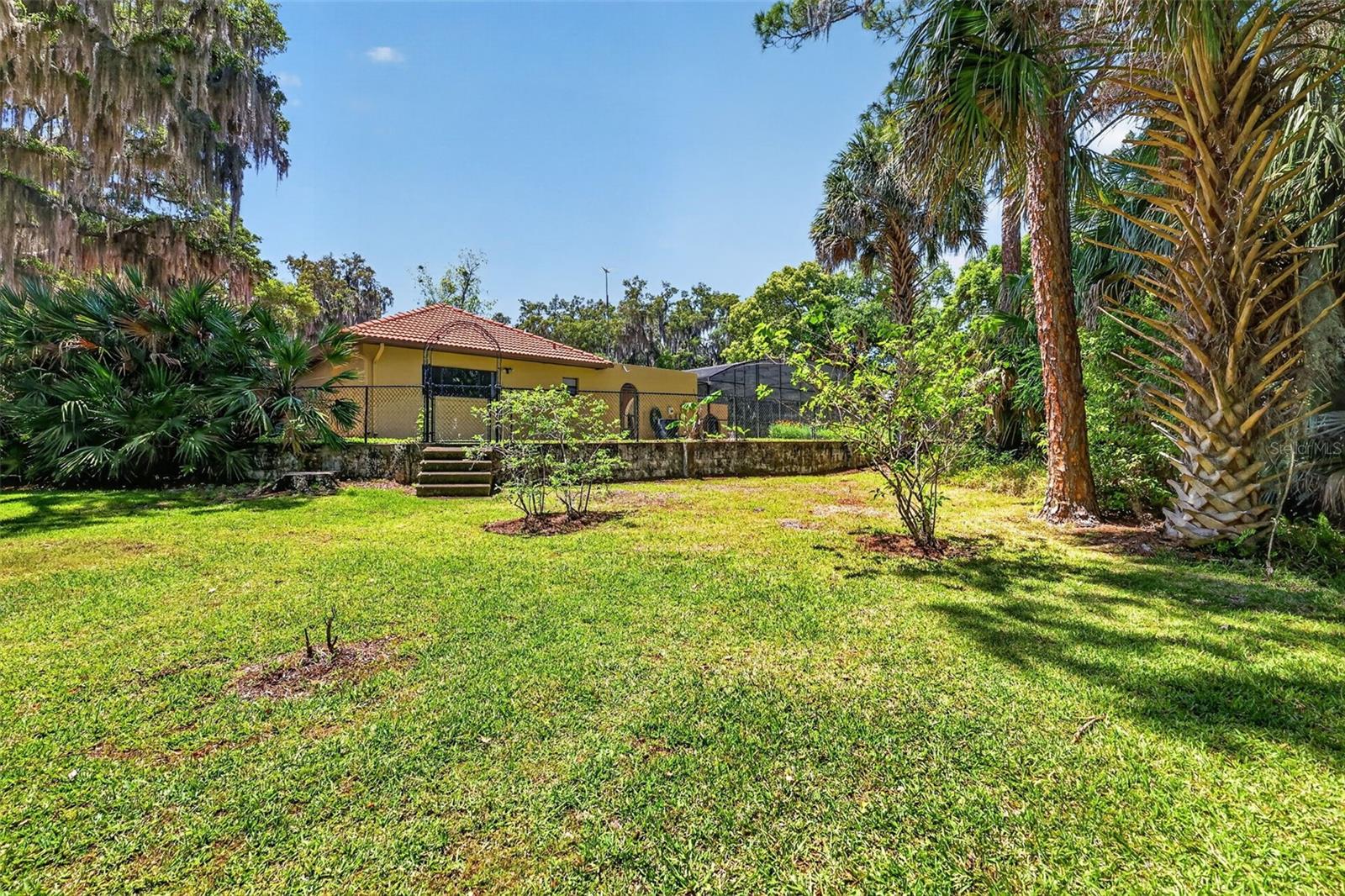 1109 ELYSIUM BLVD, MOUNT DORA, FL, 32757