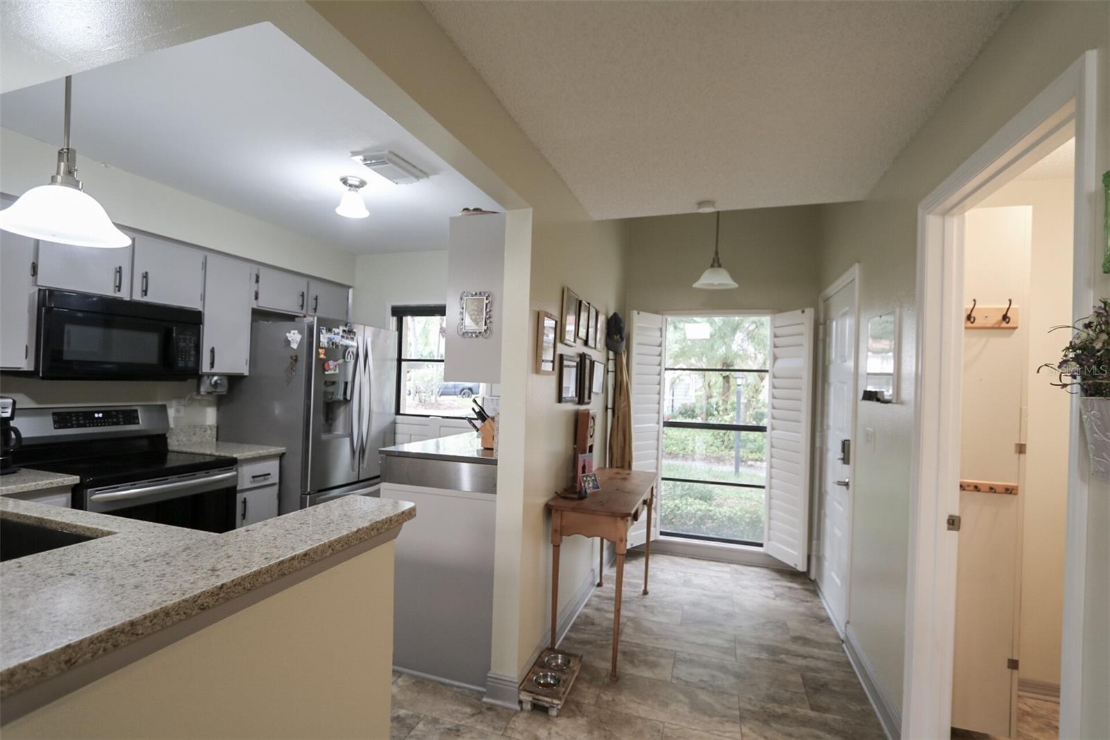 323 KNOTTWOOD CT #1, SUN CITY CENTER, FL, 33573