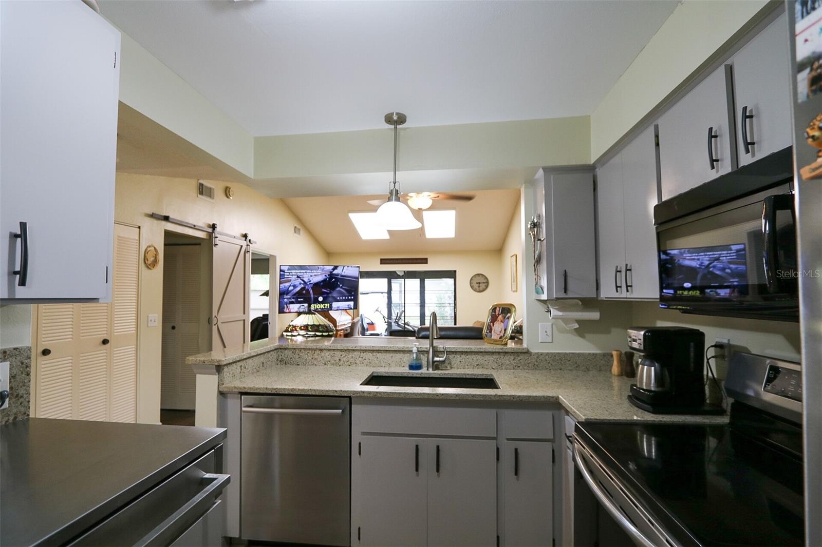 323 KNOTTWOOD CT #1, SUN CITY CENTER, FL, 33573