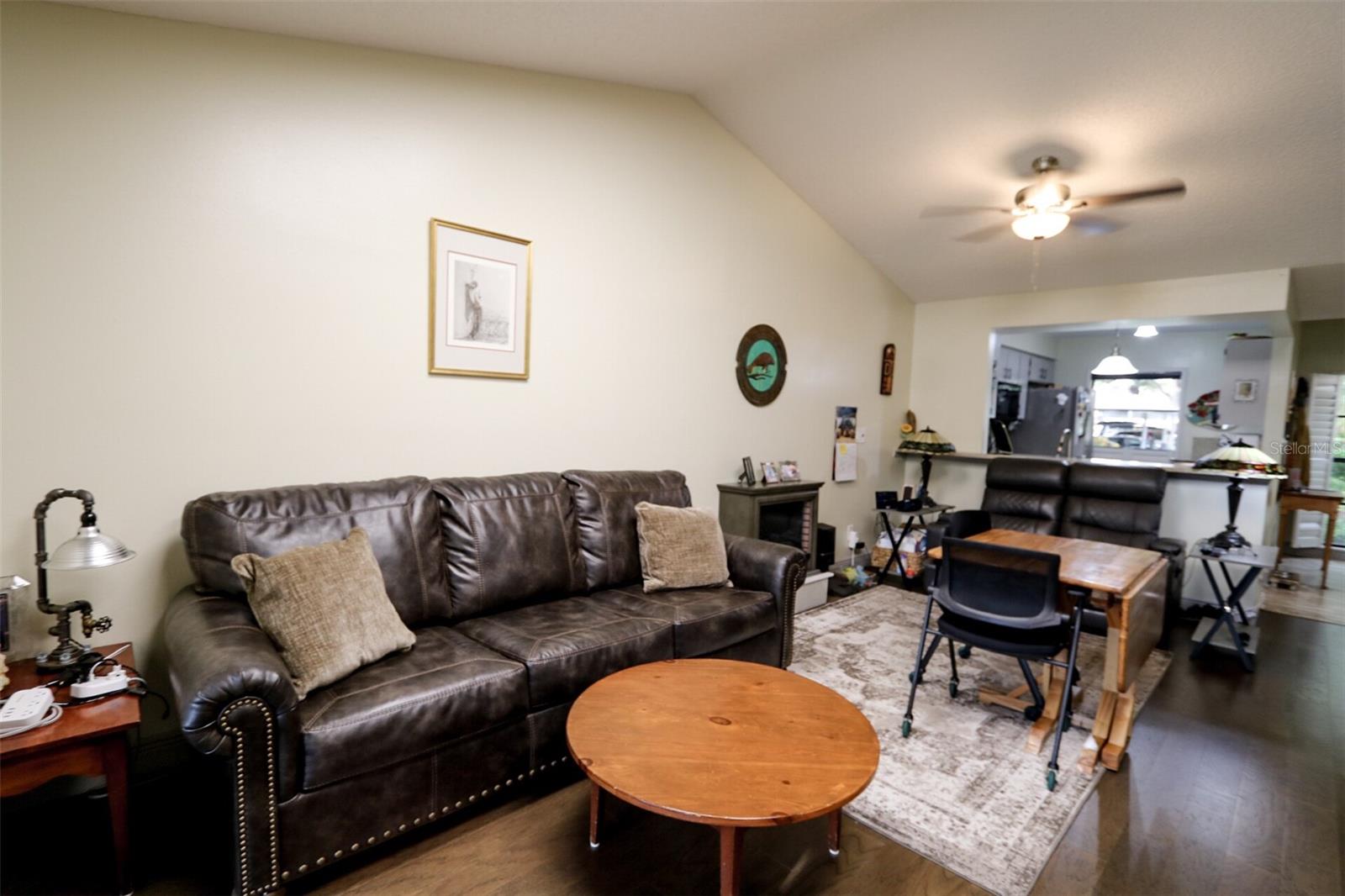 323 KNOTTWOOD CT #1, SUN CITY CENTER, FL, 33573