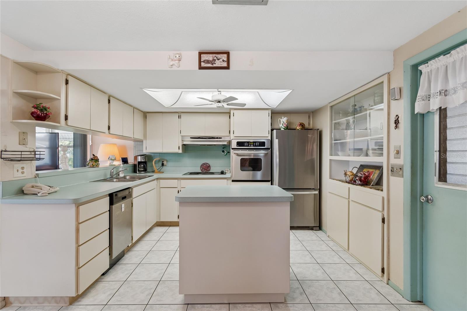 5810 FRIEDLY AVE, NEW PORT RICHEY, FL, 34652