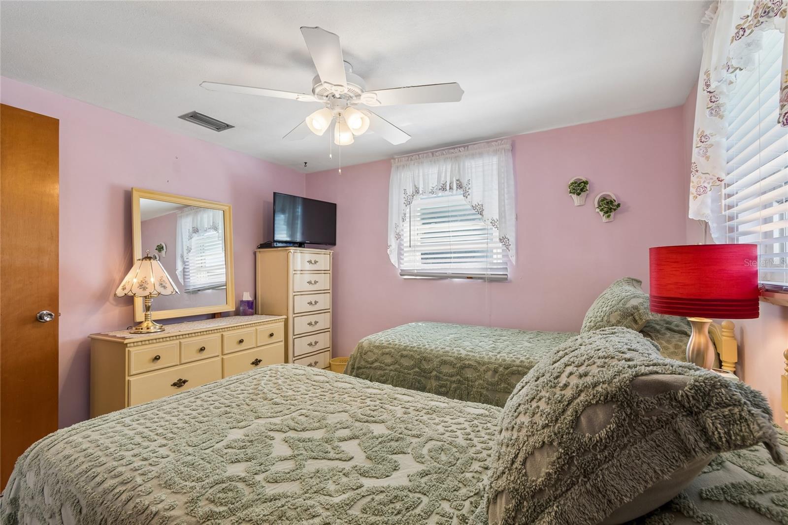 5810 FRIEDLY AVE, NEW PORT RICHEY, FL, 34652