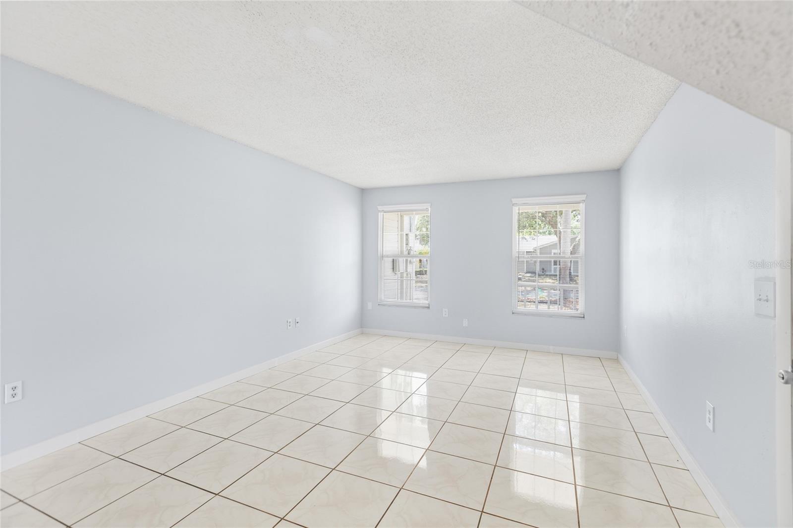 7608 WILLOW PARK DR, TEMPLE TERRACE, FL, 33637