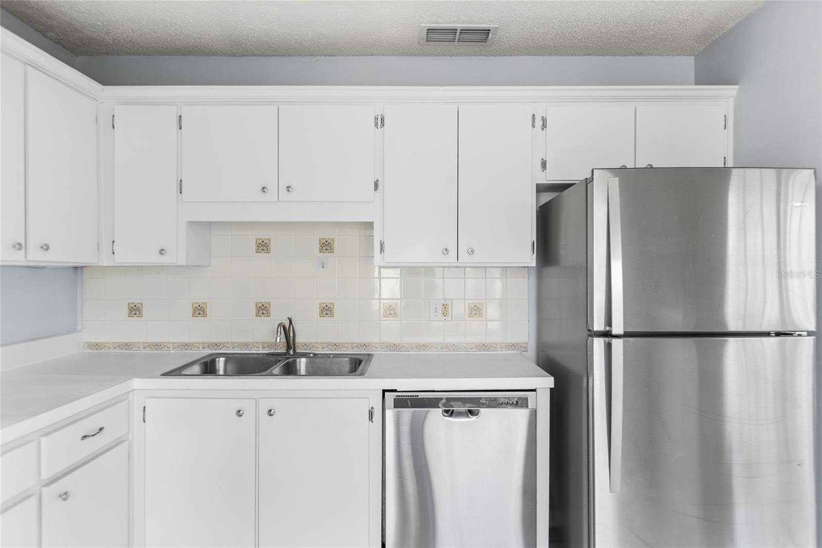 7608 WILLOW PARK DR, TEMPLE TERRACE, FL, 33637