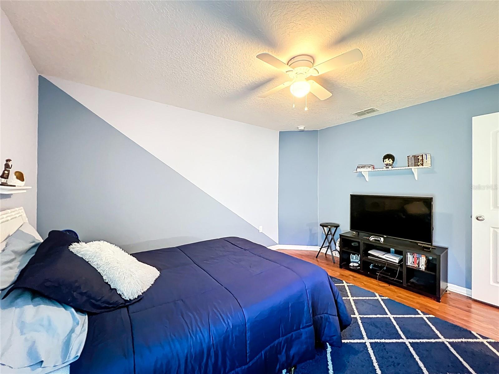 817 LAUREL VIEW WAY, GROVELAND, FL, 34736